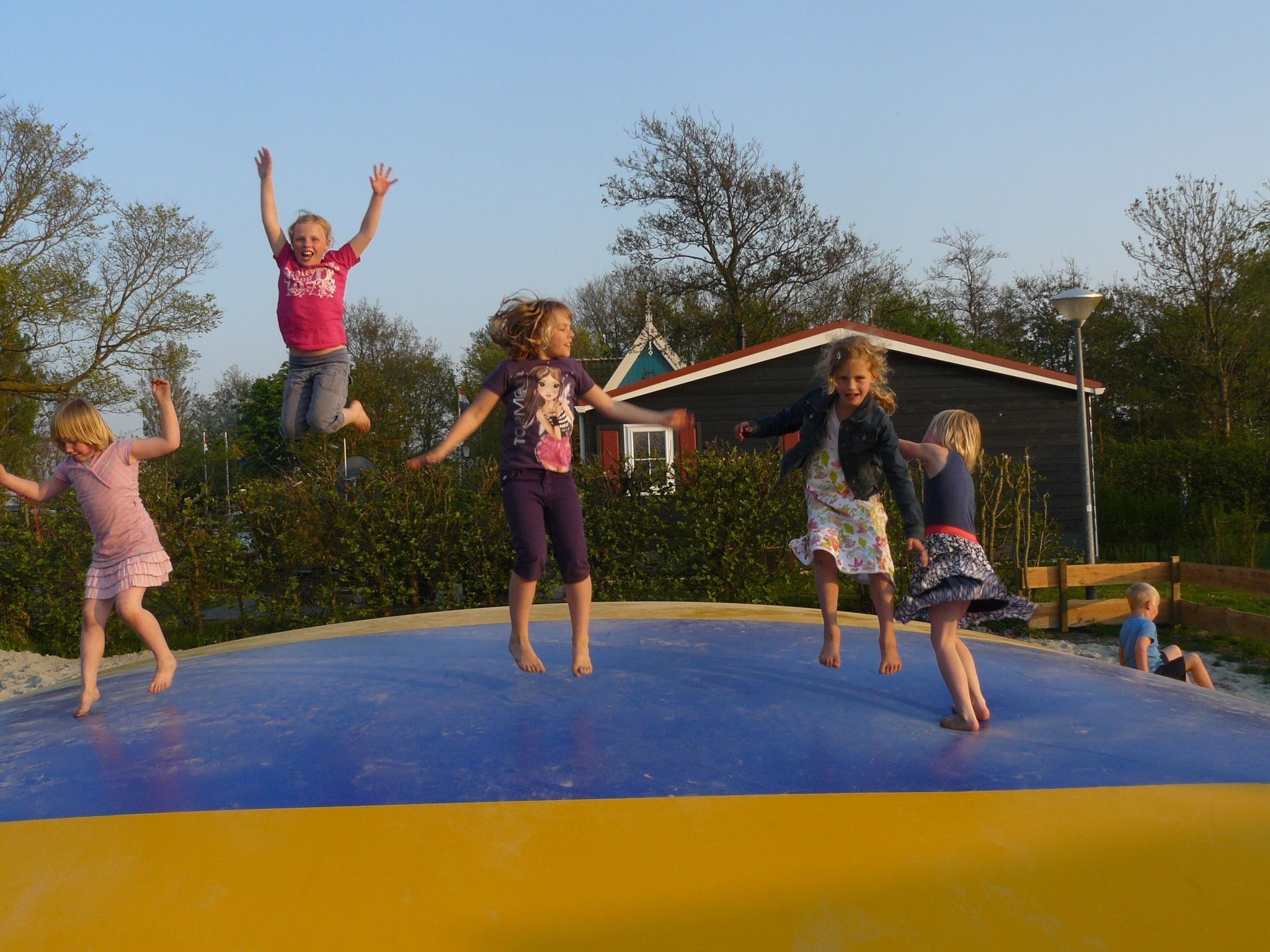 Parkfaciliteiten bij Recreatiepark Wiringherlant - Ons Huys in Hippolytushoef