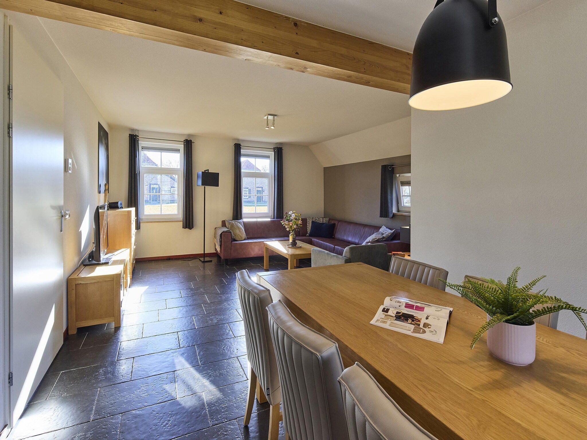 De woonkamer van Buitenhof De Leistert 2 in Roggel