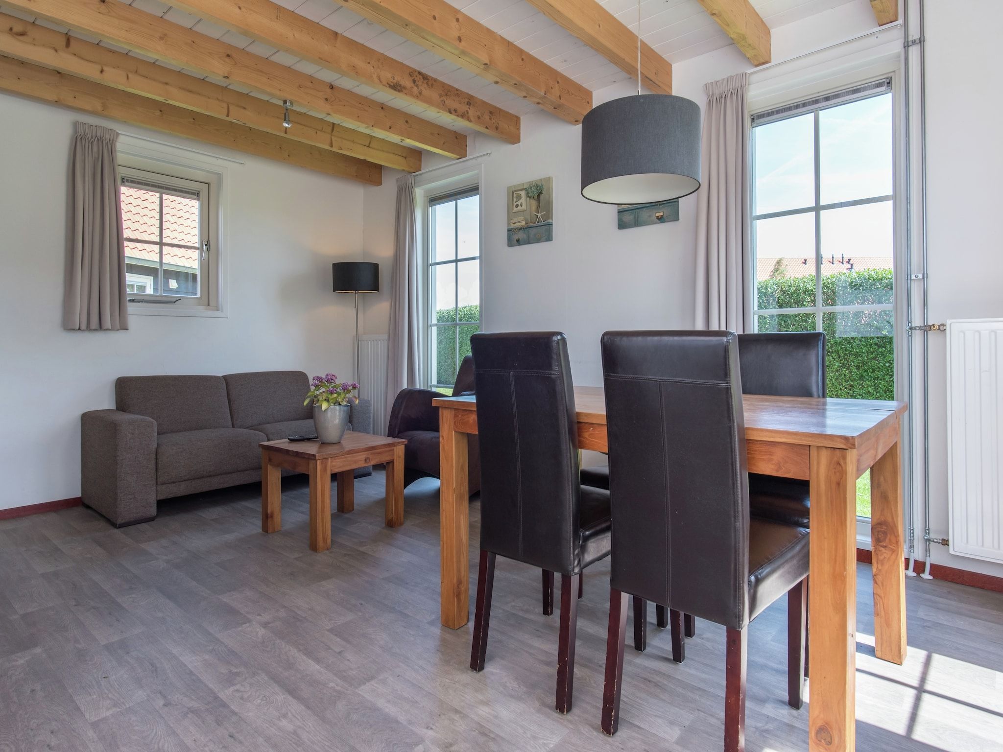 De woonkamer van Recreatiepark de Stelhoeve 4 in Wemeldinge