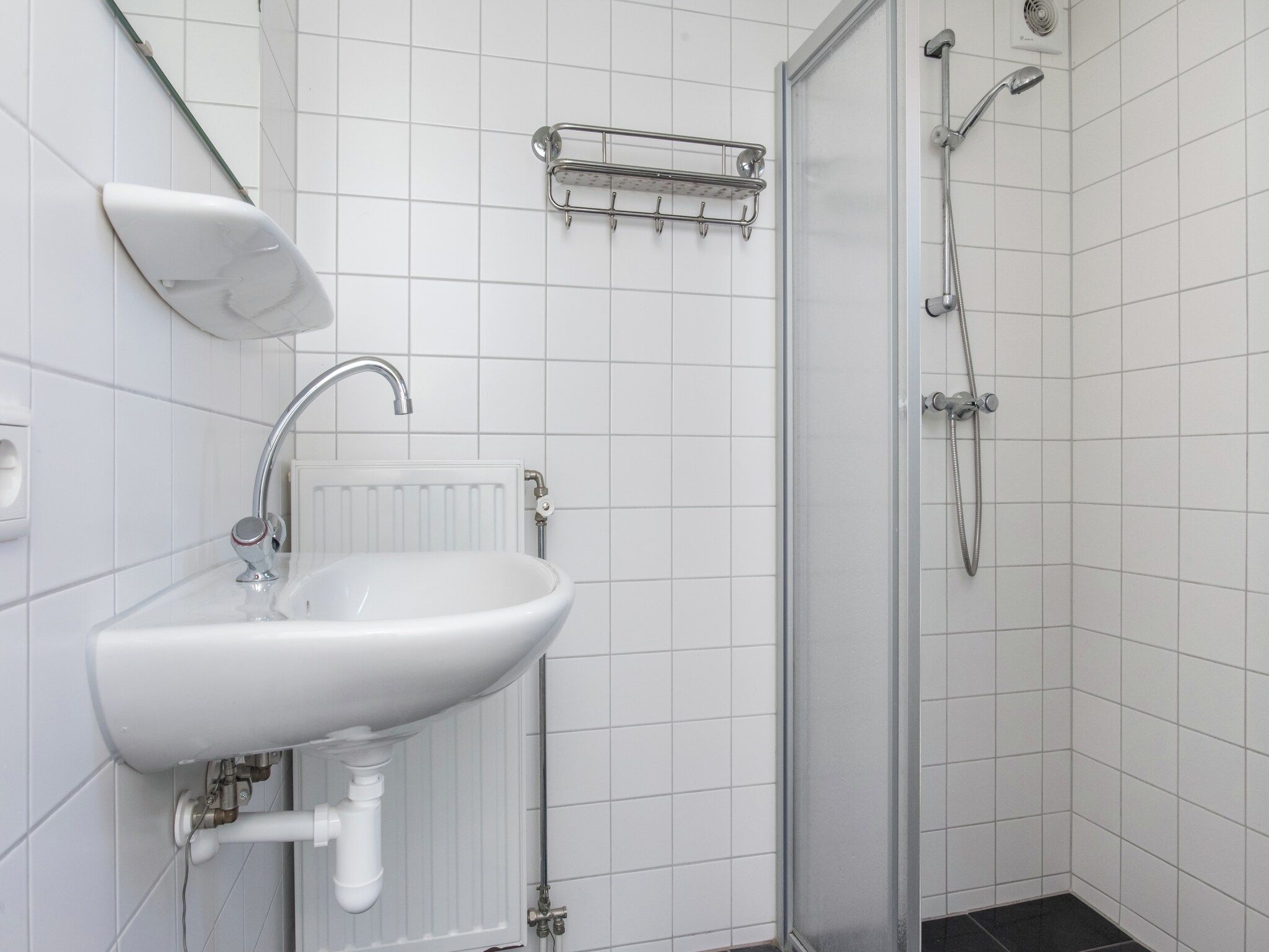 De badkamer van Recreatiepark de Stelhoeve 4 in Wemeldinge