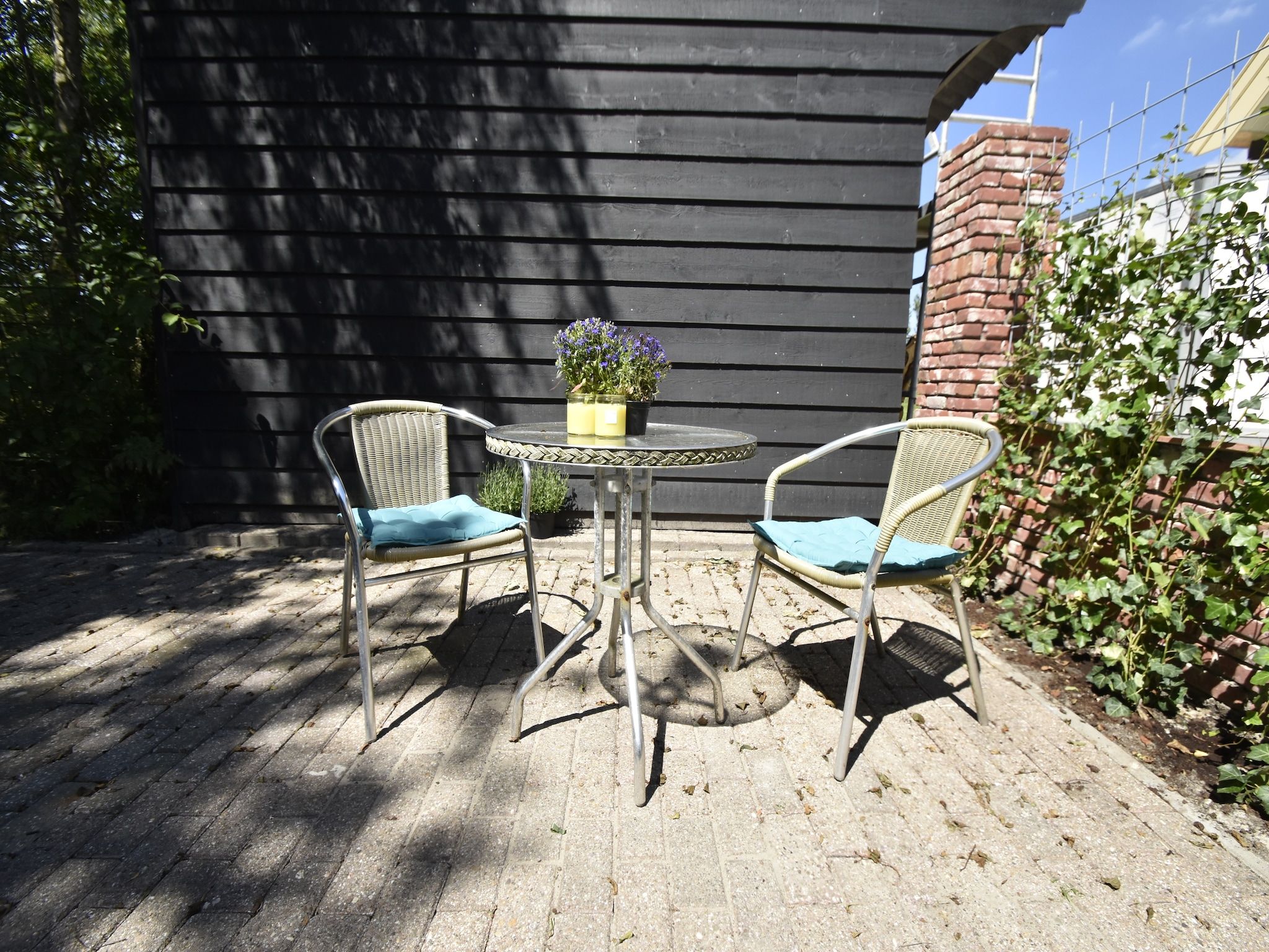 Het terras van Harrekidee in Sint Maartensbrug