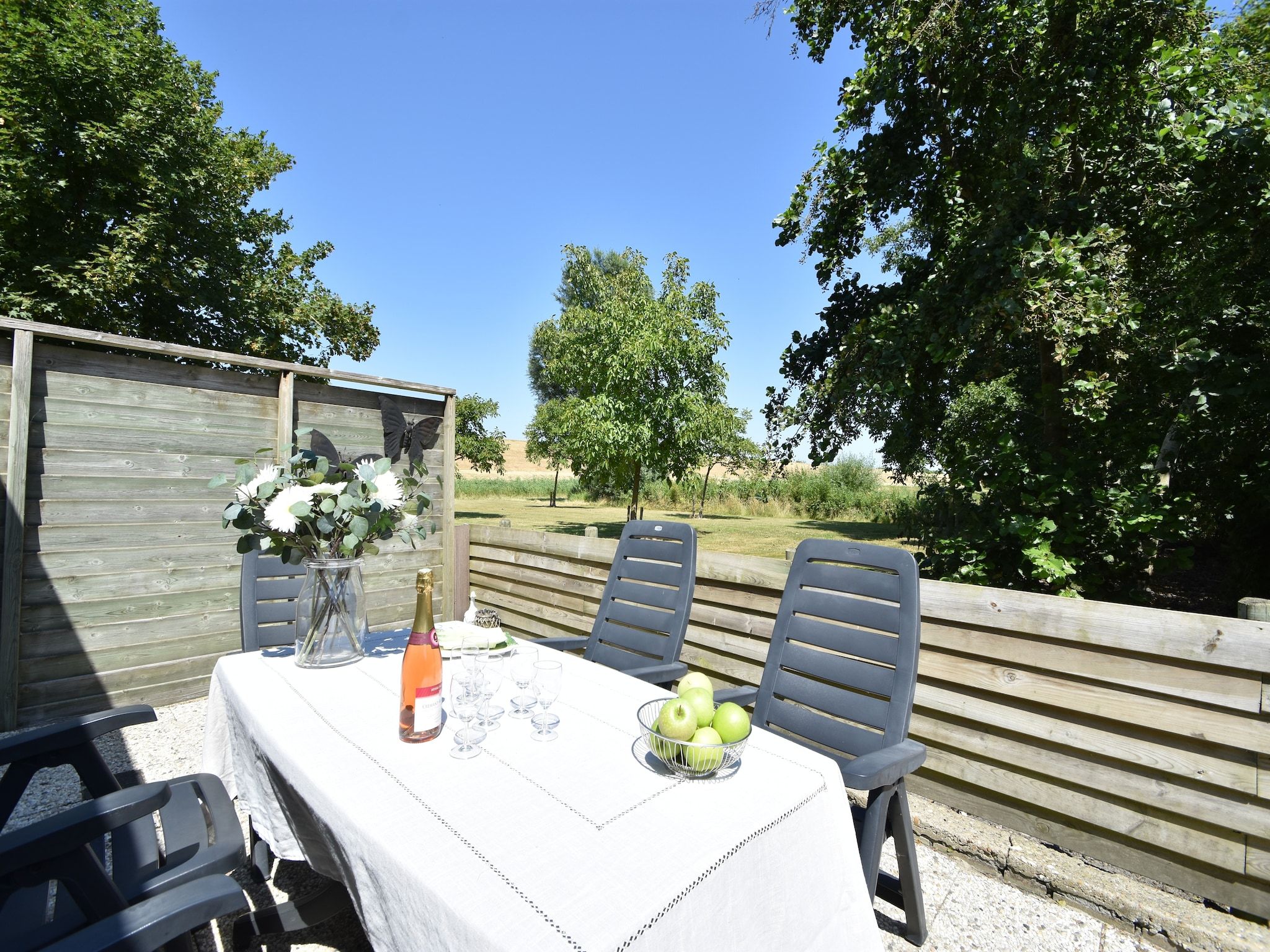 Het terras van Het Karreveld in Zonnemaire