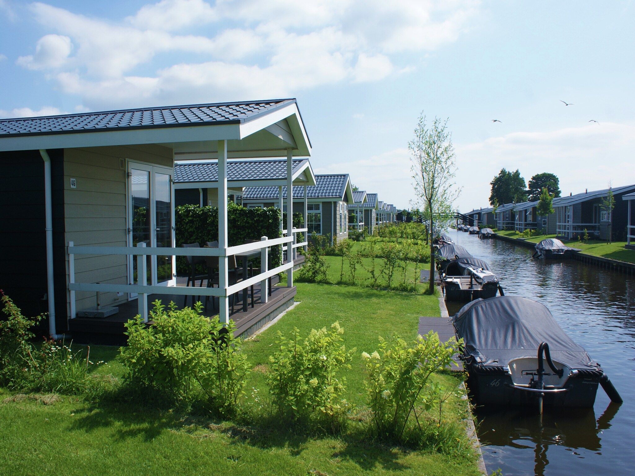 De buitenkant van Vakantiepark Giethoorn 3 in Giethoorn