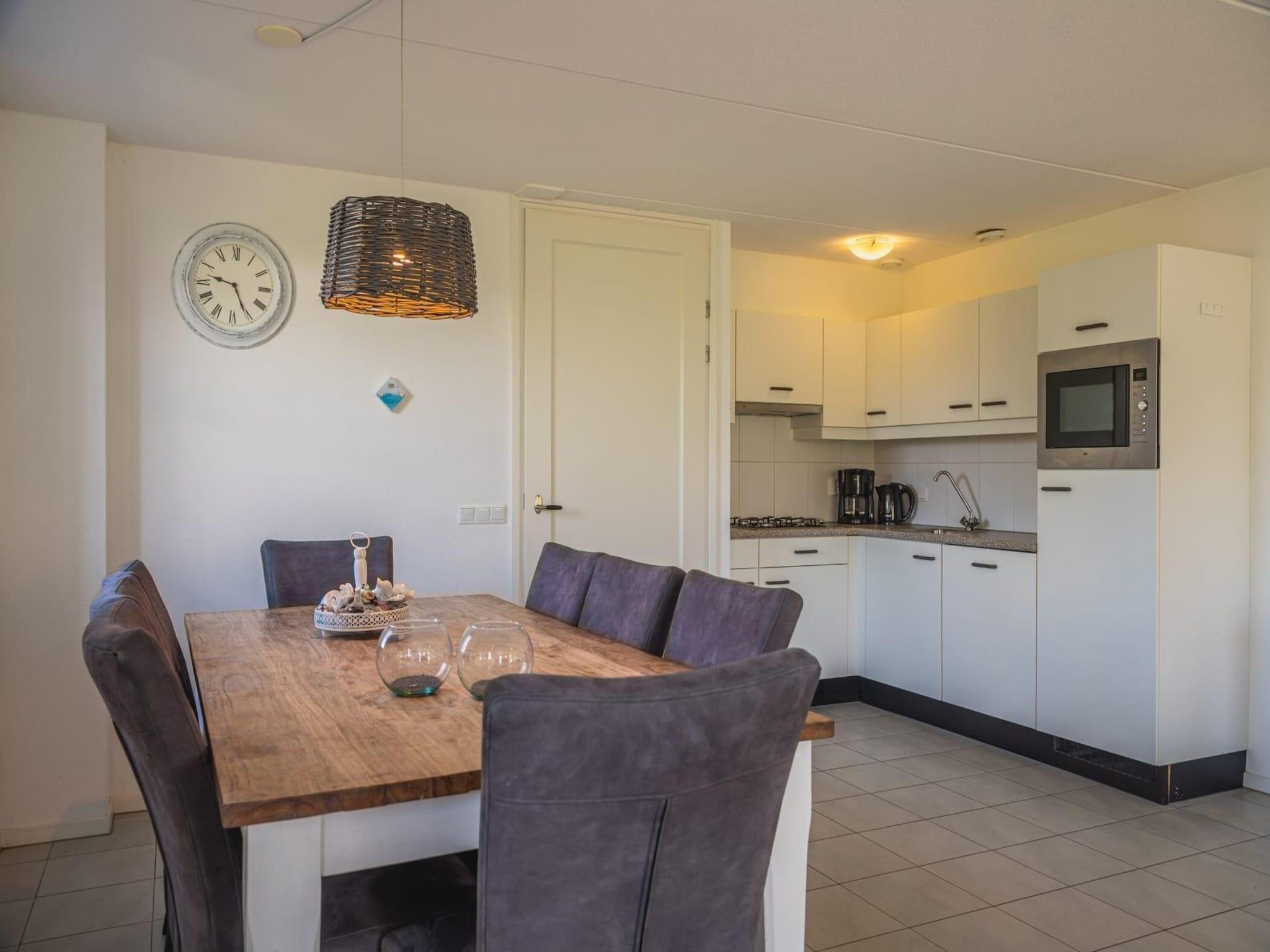 De eetkamer van 	Waterland  8 personen in West-Graftdijk