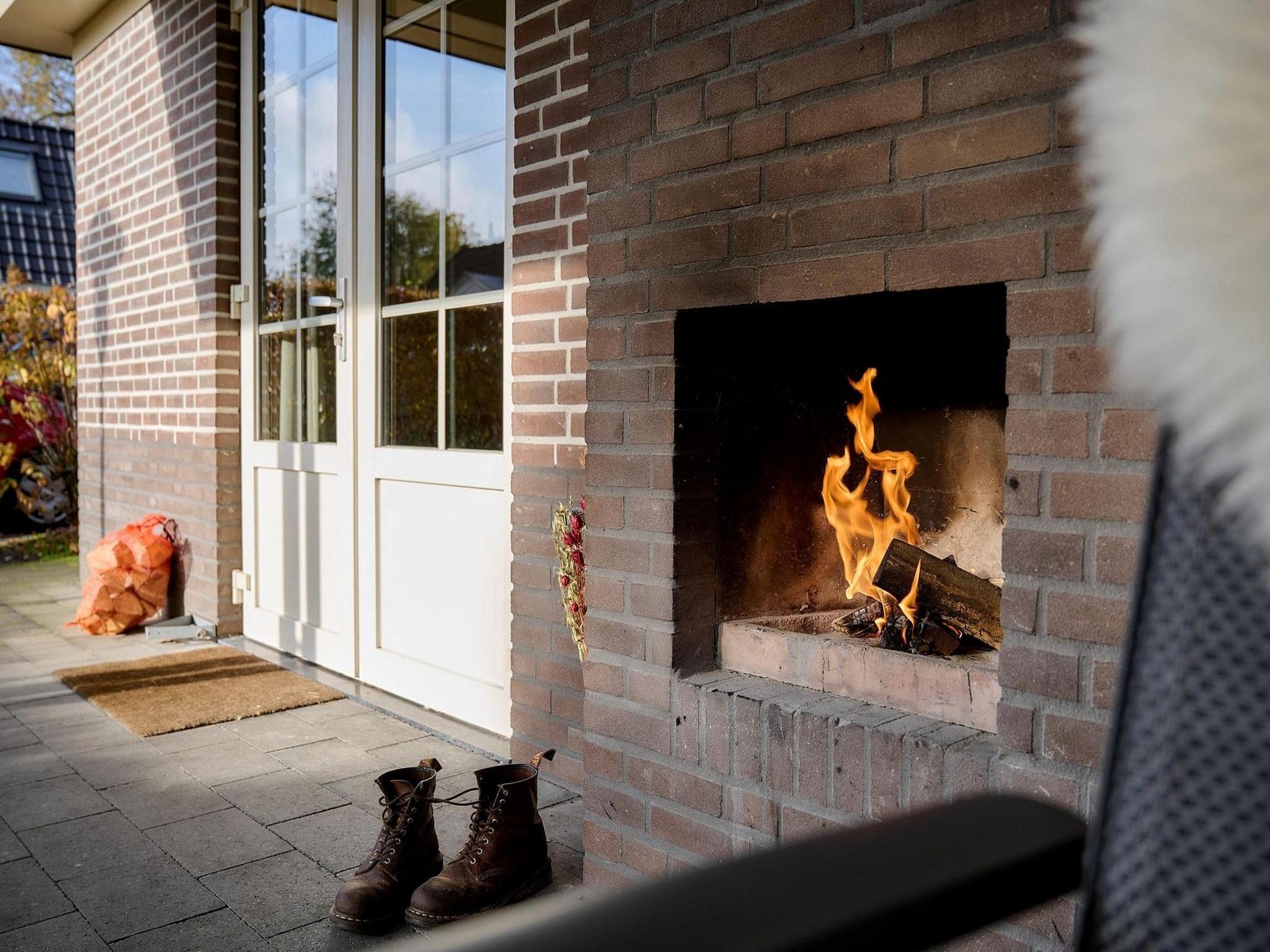 Het terras van Landgoed De IJsvogel 3 in Voorthuizen