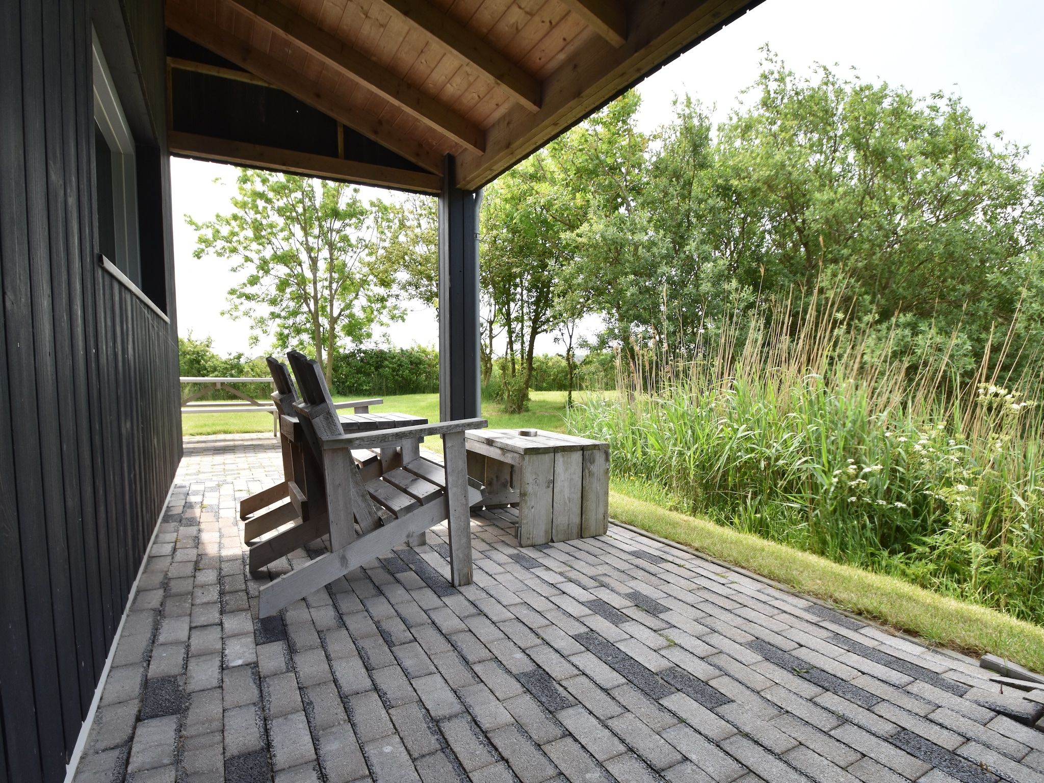 Het terras van Zeedijk I in Tzummarum