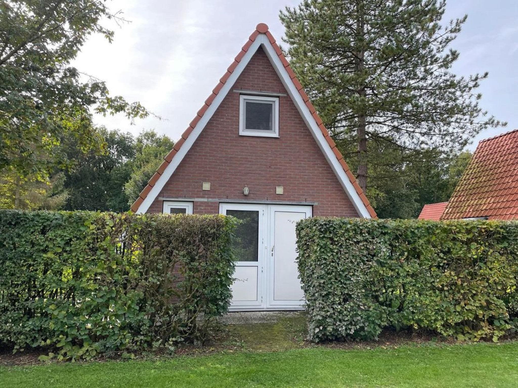 De buitenkant van Landgoed Eysinga State 4 in Sint Nicolaasga