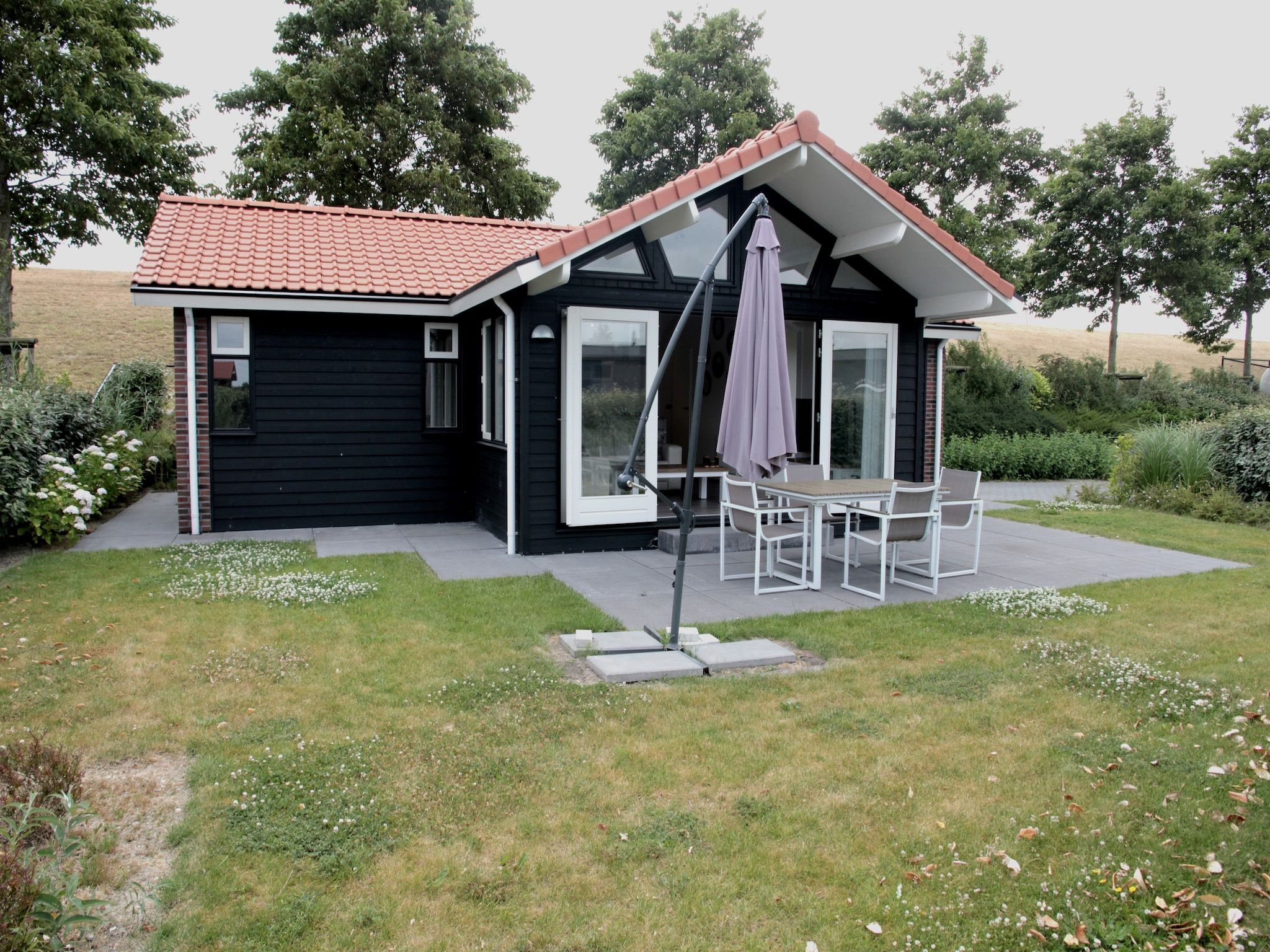 De tuin van Sunny Oosterschelde in Kattendijke