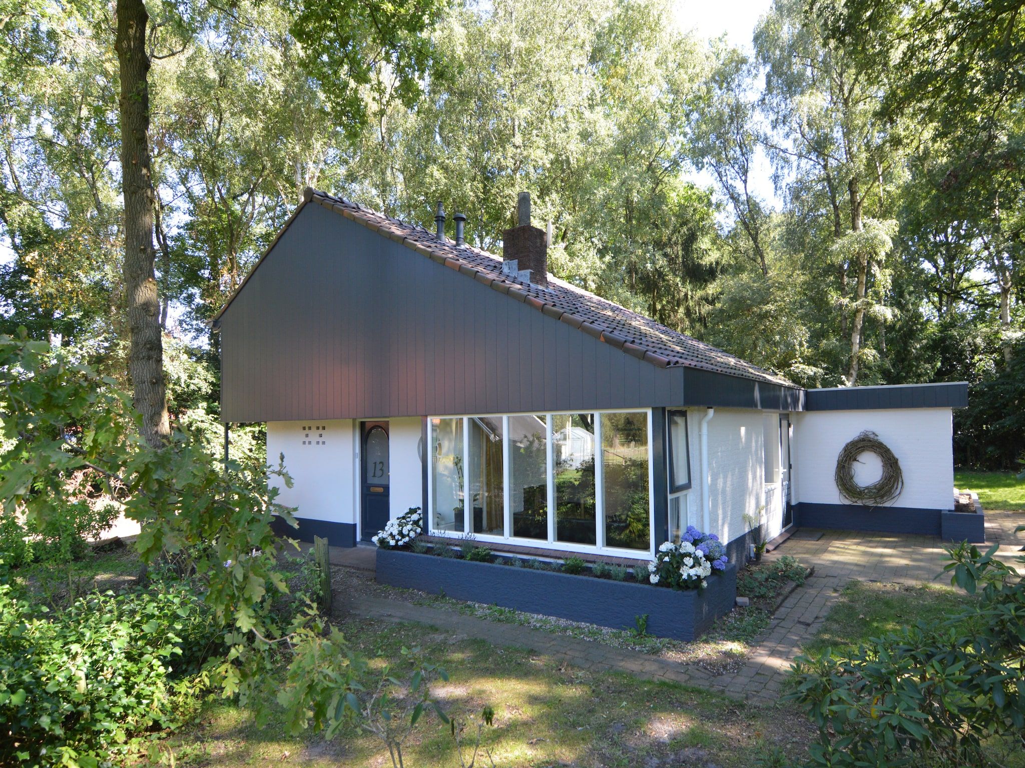 De buitenkant van De ouwe diepvries in Haaksbergen