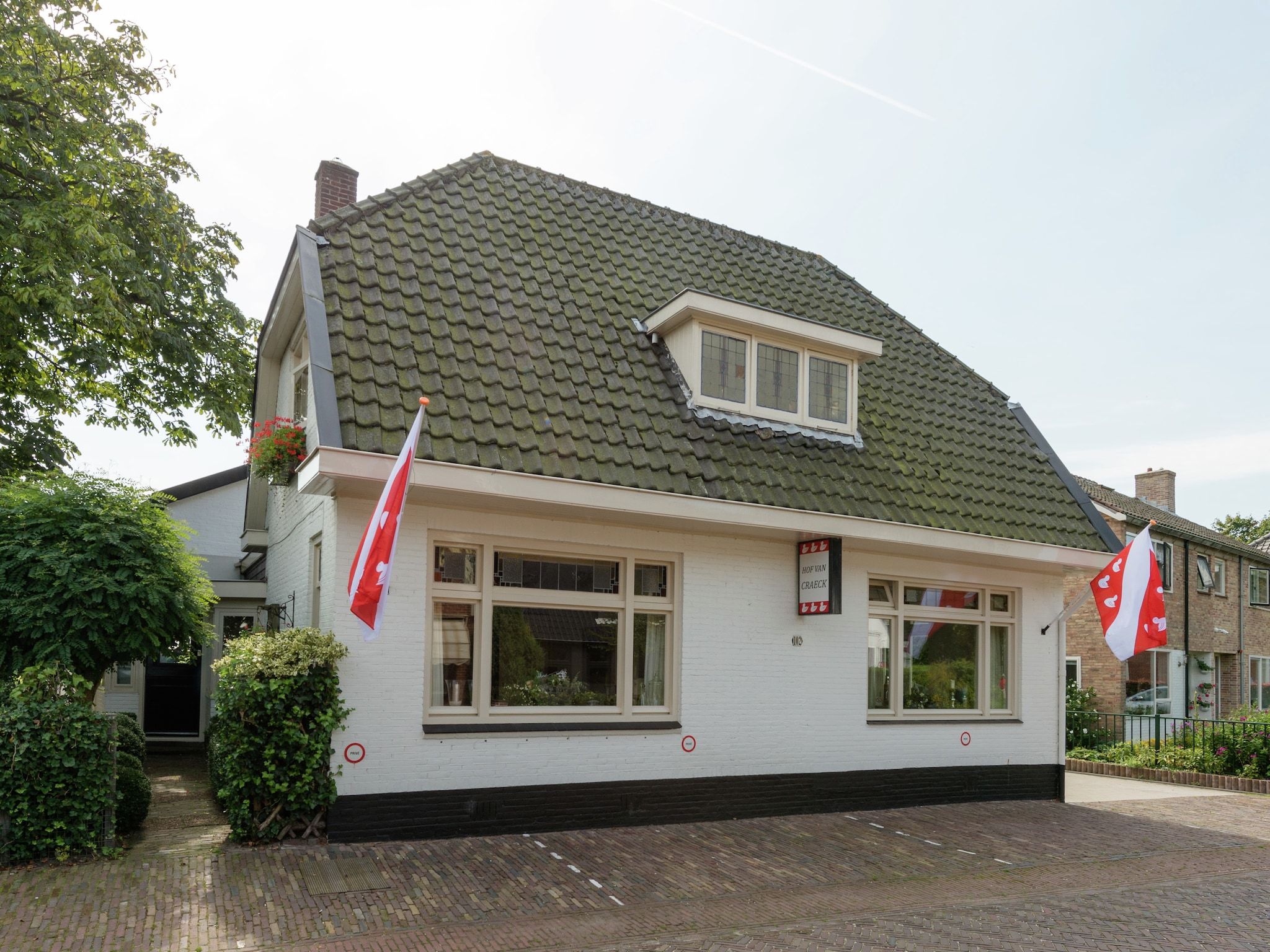 De buitenkant van Hof van Craeck II in Bergen