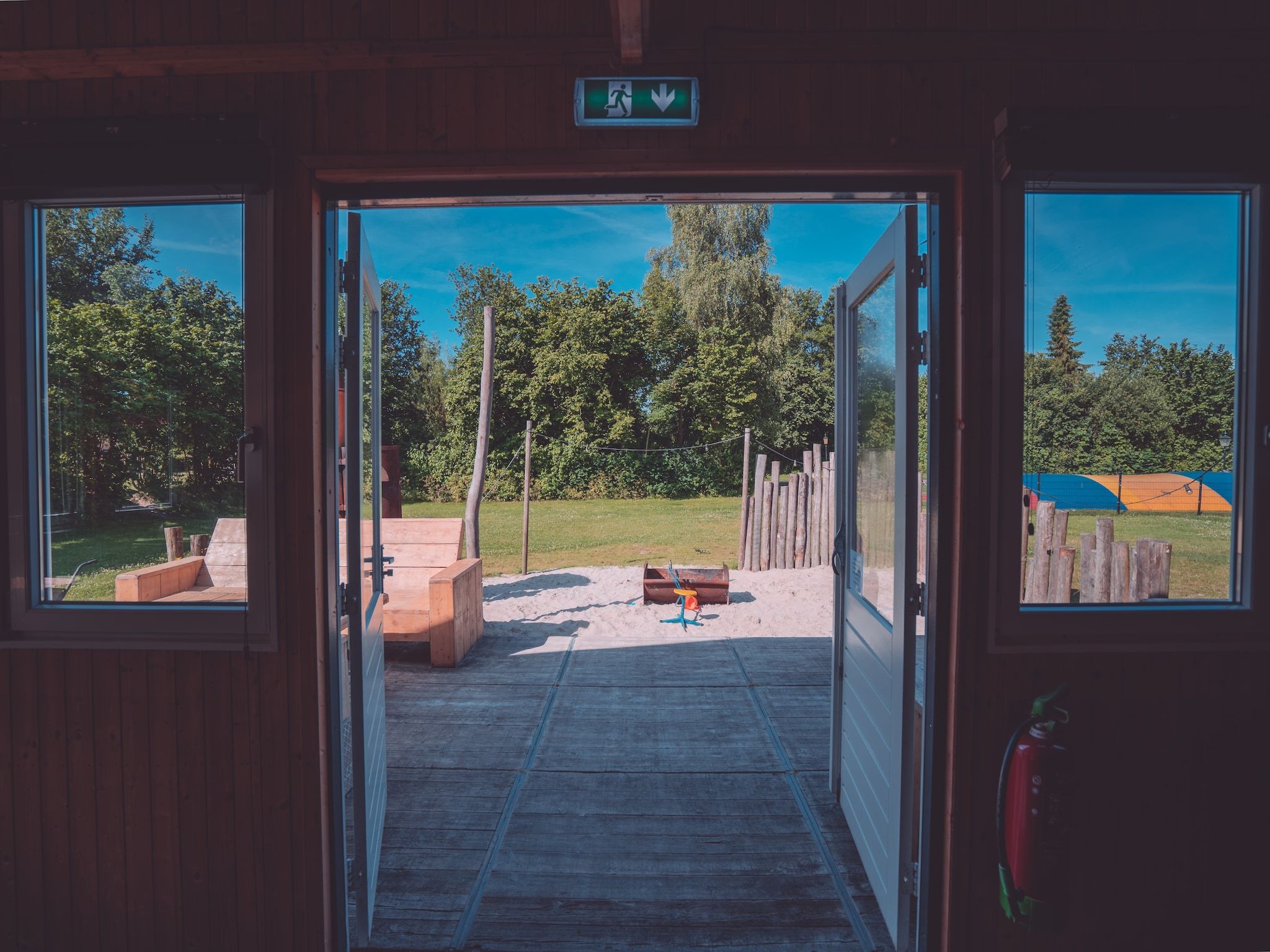 Het terras van Vakantiepark Eigen Wijze 3 in Bant