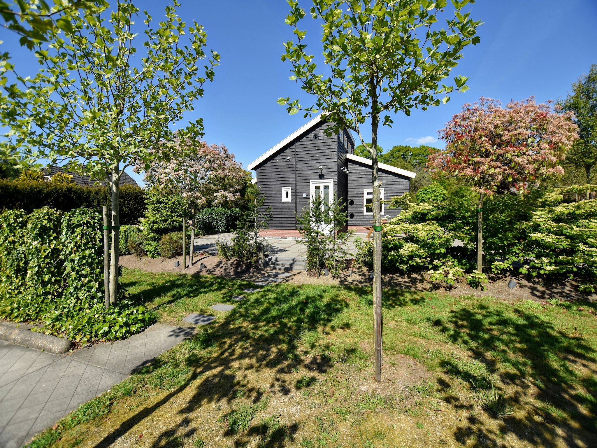 De buitenkant van de Veluwse Vrijheid in Eerbeek
