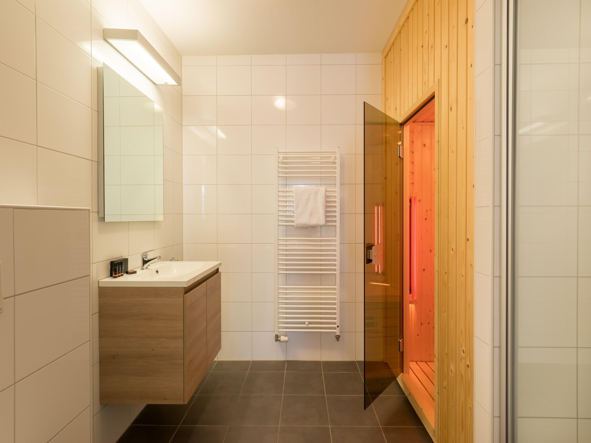 De badkamer van Résidence Wijngaerde 9 in Domburg