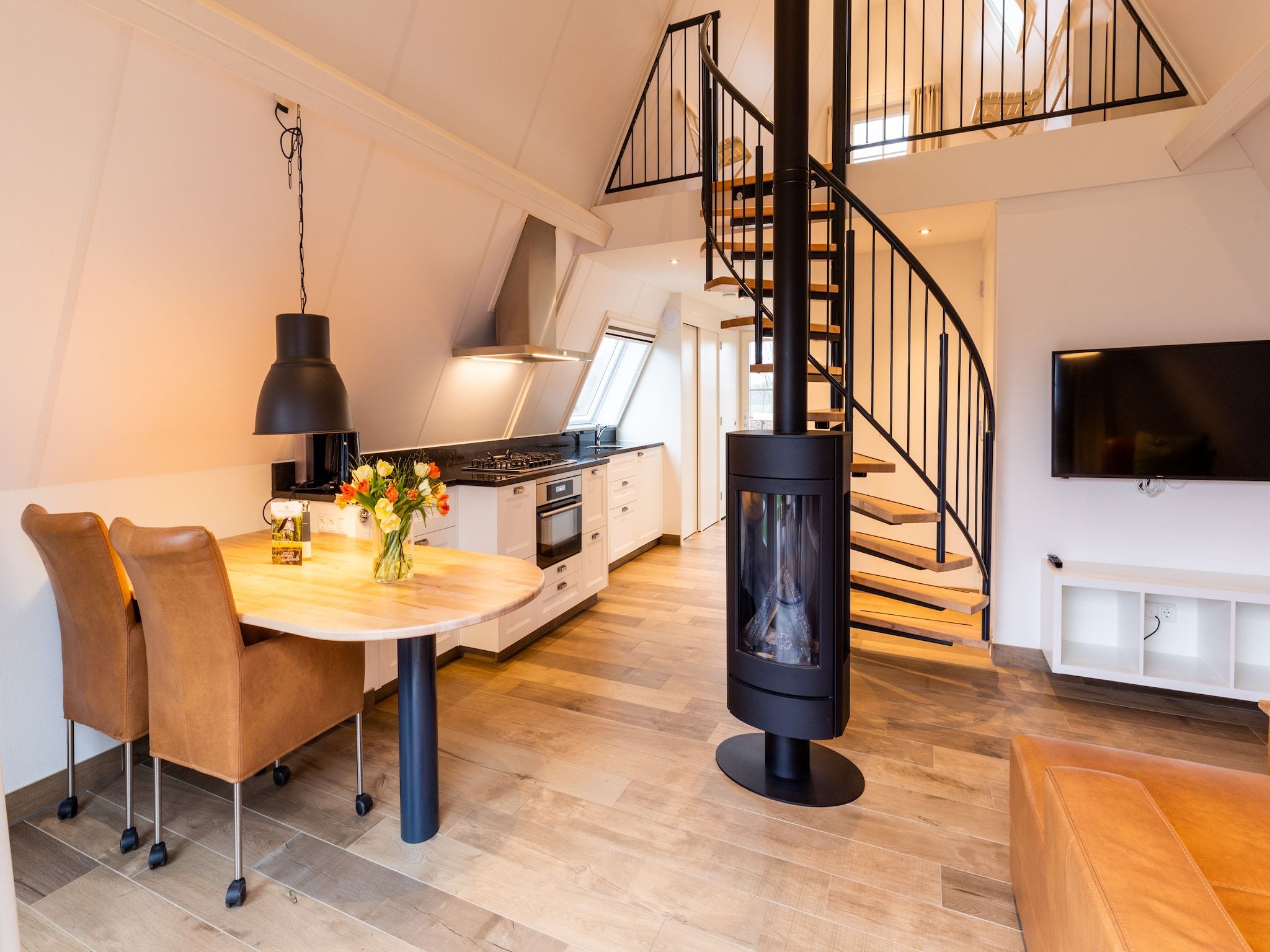 De woonkamer van Hof van Salland 1 in Hellendoorn