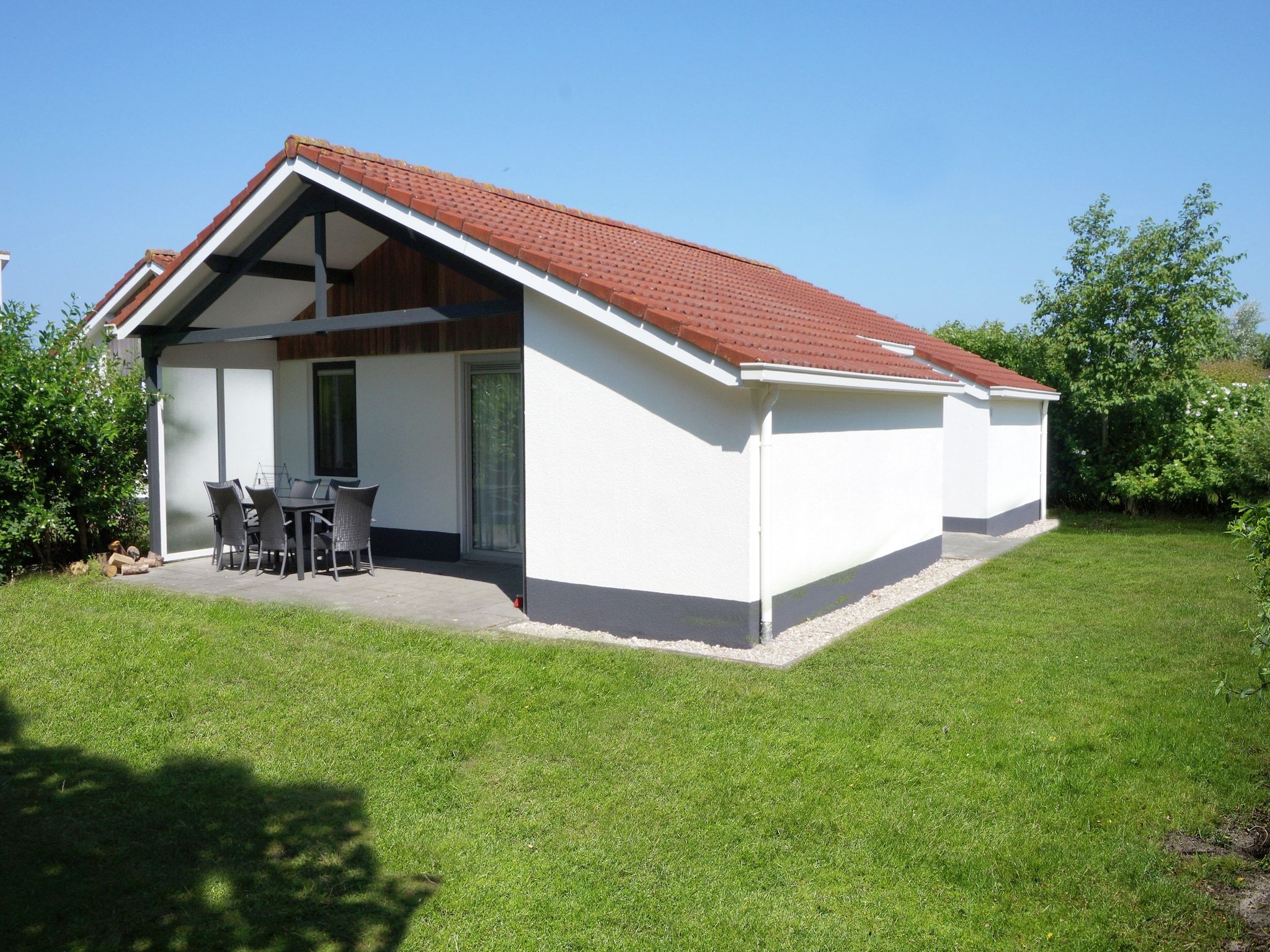 De buitenkant van Vakantiepark Boomhiemke 9 in Hollum