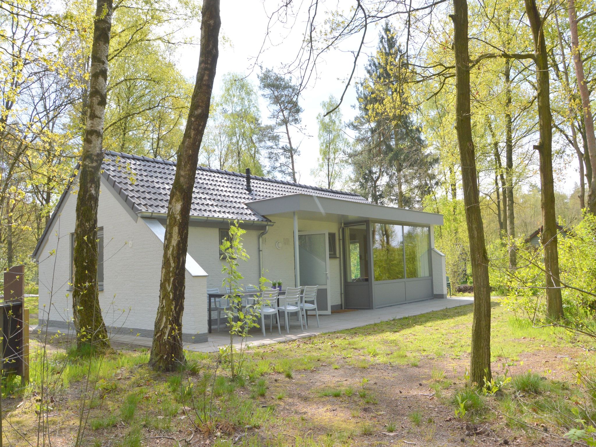 De buitenkant van Bungalow 5 in Stramproy