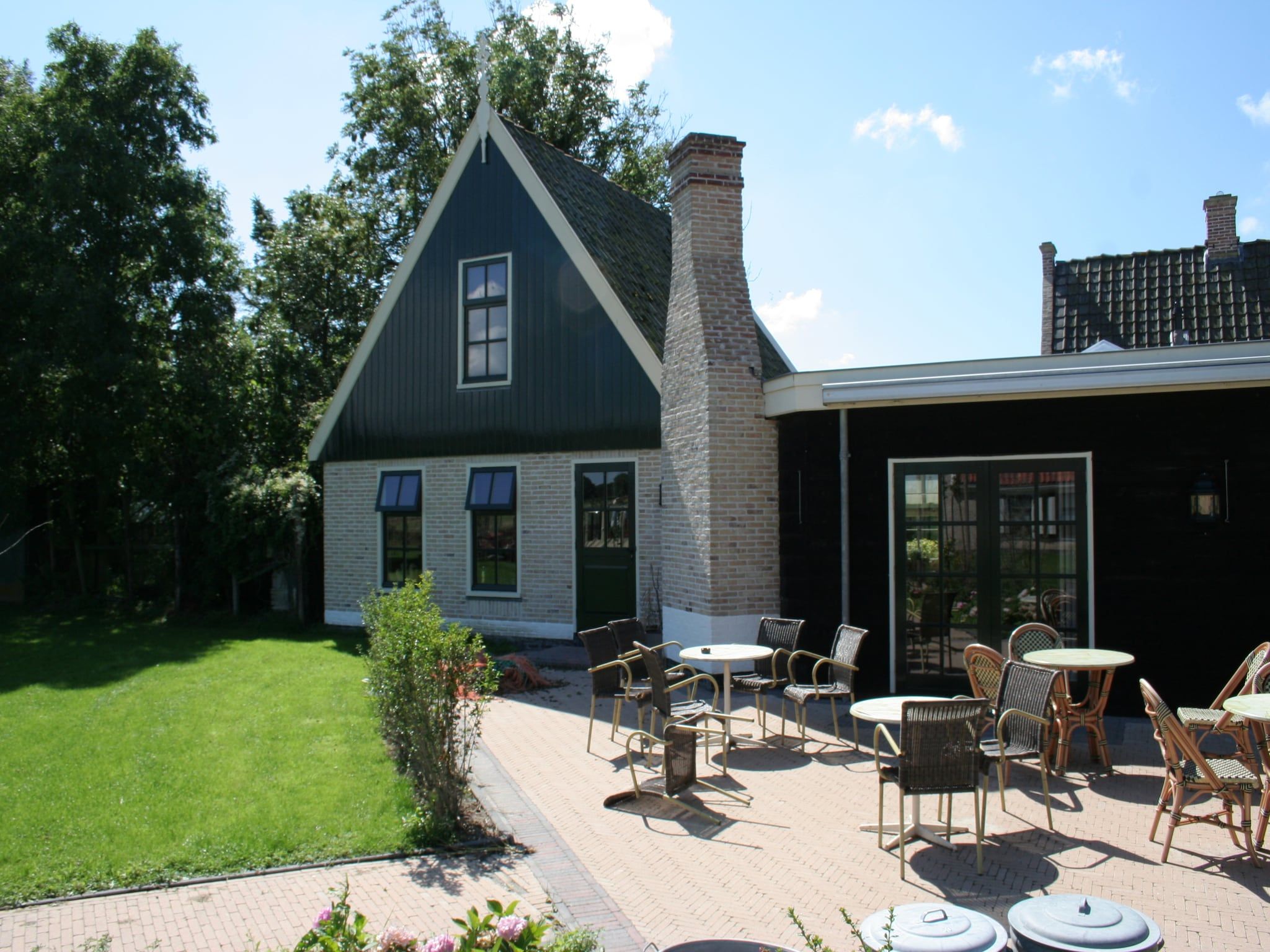 Parkfaciliteiten bij Recreatiepark Wiringherlant - Wiringher Chalet 10 in Hippolytushoef