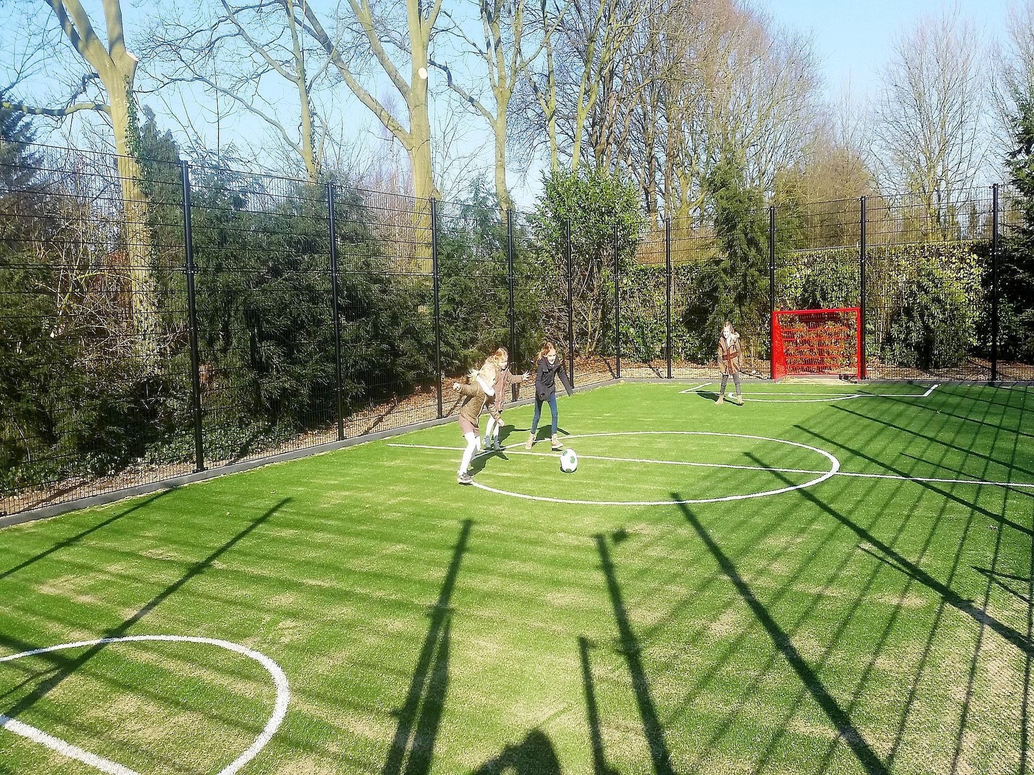 Parkfaciliteiten bij Vakantiepark de Tabaksschuur 2 in Elst