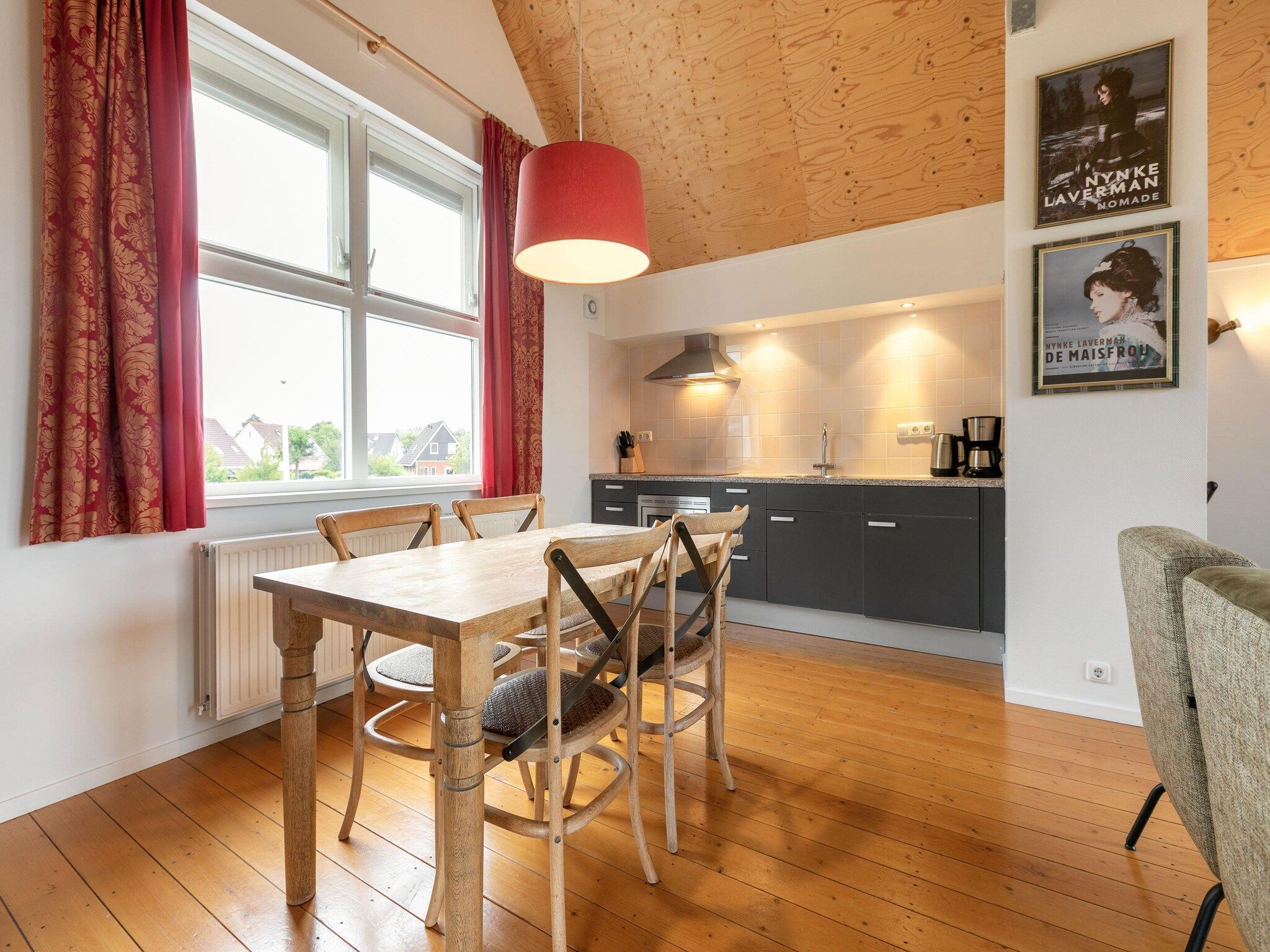 De eetkamer van Havenresort Terherne 1 in Terherne