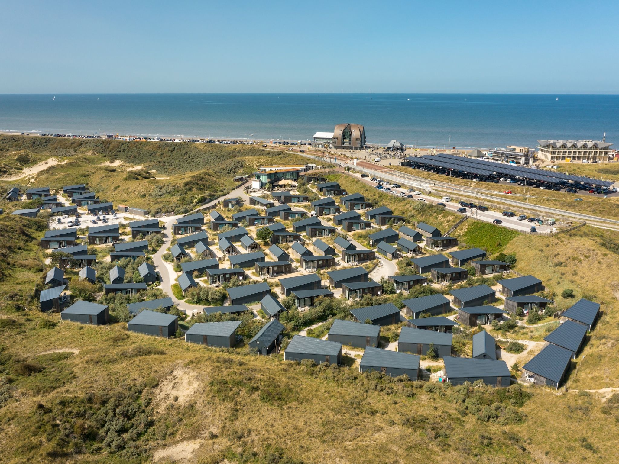 De buitenkant van Sea Lodges Bloemendaal 5 in Bloemendaal