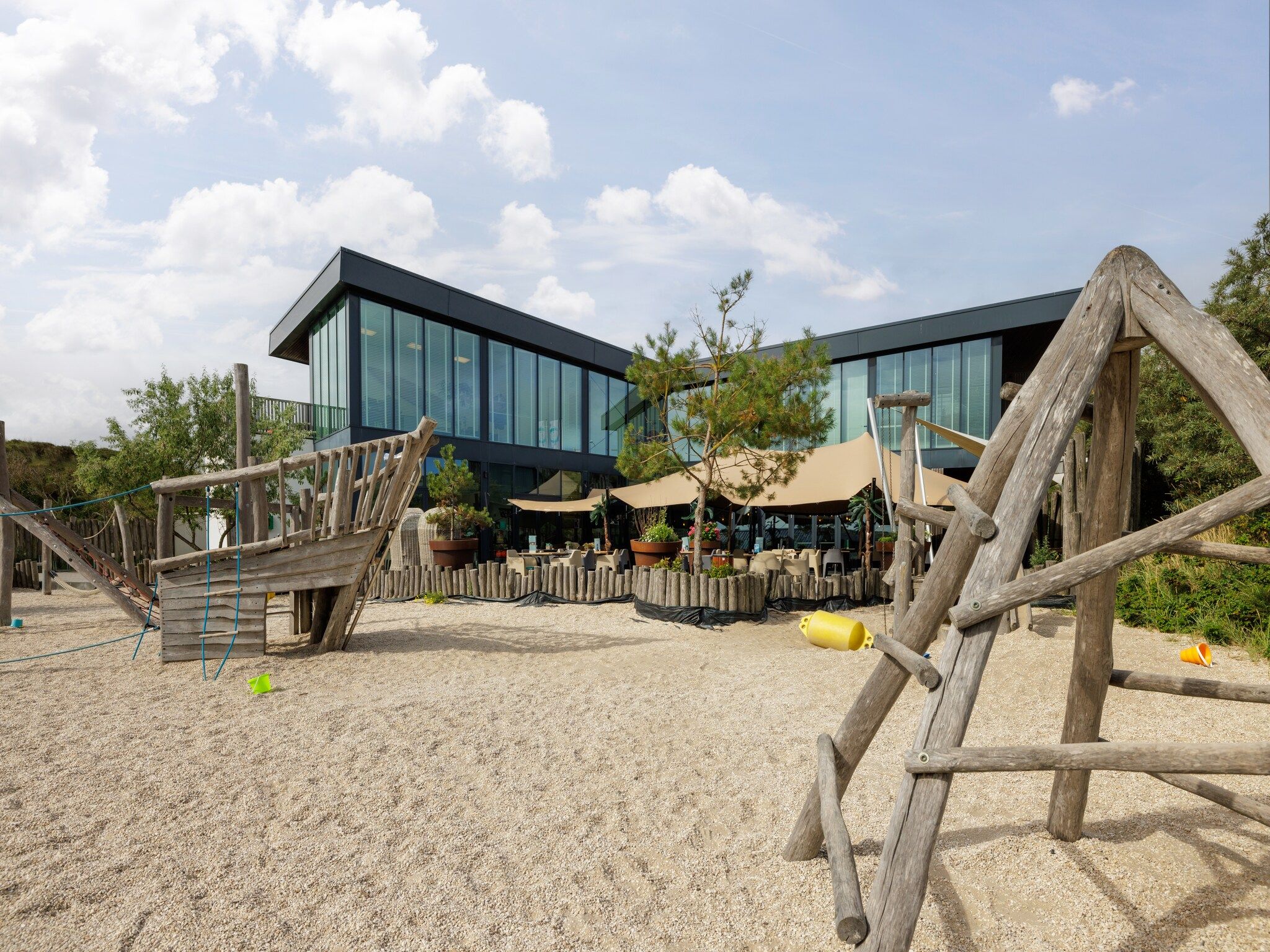 Parkfaciliteiten bij Sea Lodges Bloemendaal 5 in Bloemendaal