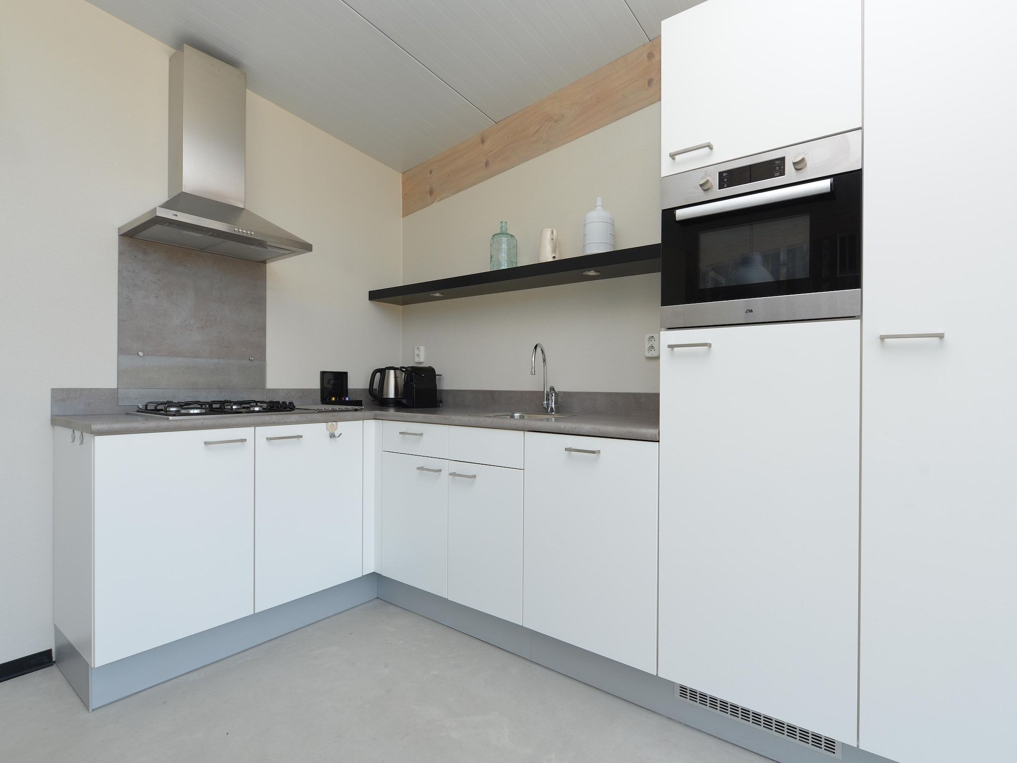 De keuken van Sea Lodges Bloemendaal 5 in Bloemendaal