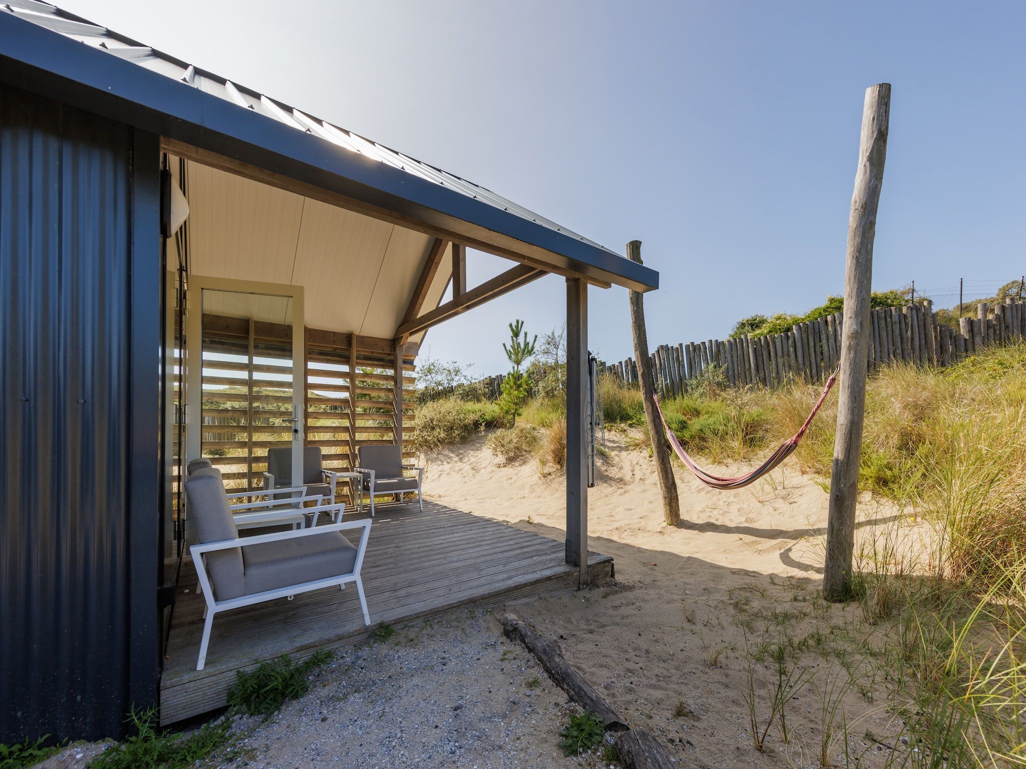 Het terras van Sea Lodges Bloemendaal 2 in Bloemendaal