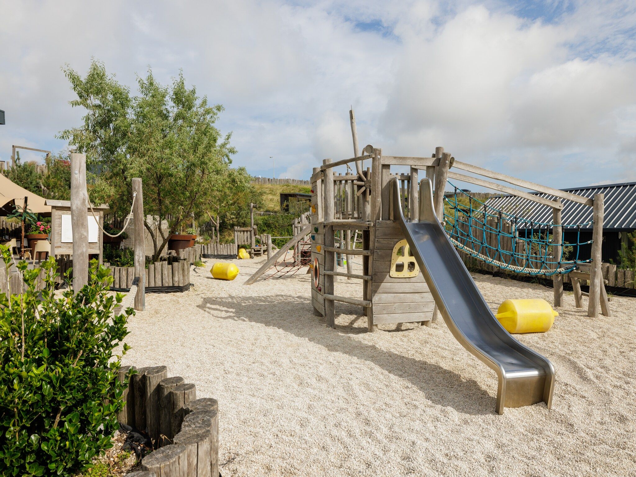 Parkfaciliteiten bij Sea Lodges Bloemendaal 4 in Bloemendaal