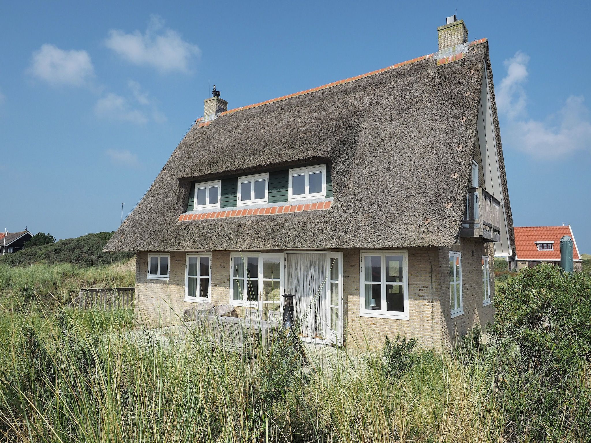 De buitenkant van Duindroom op Terschelling in Midsland Terschelling