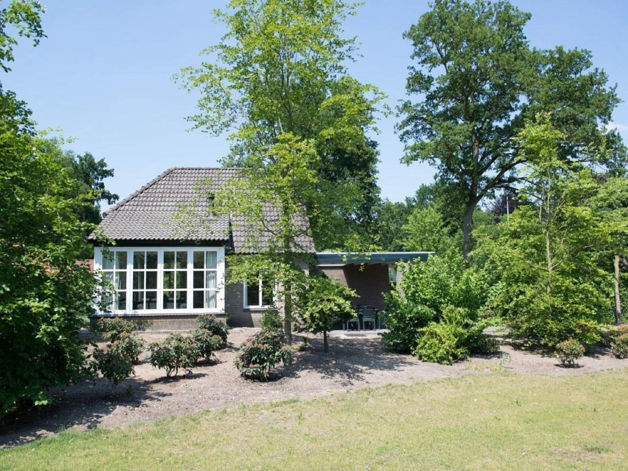 De buitenkant van Vakantiepark Sandberghe 5 in Uden