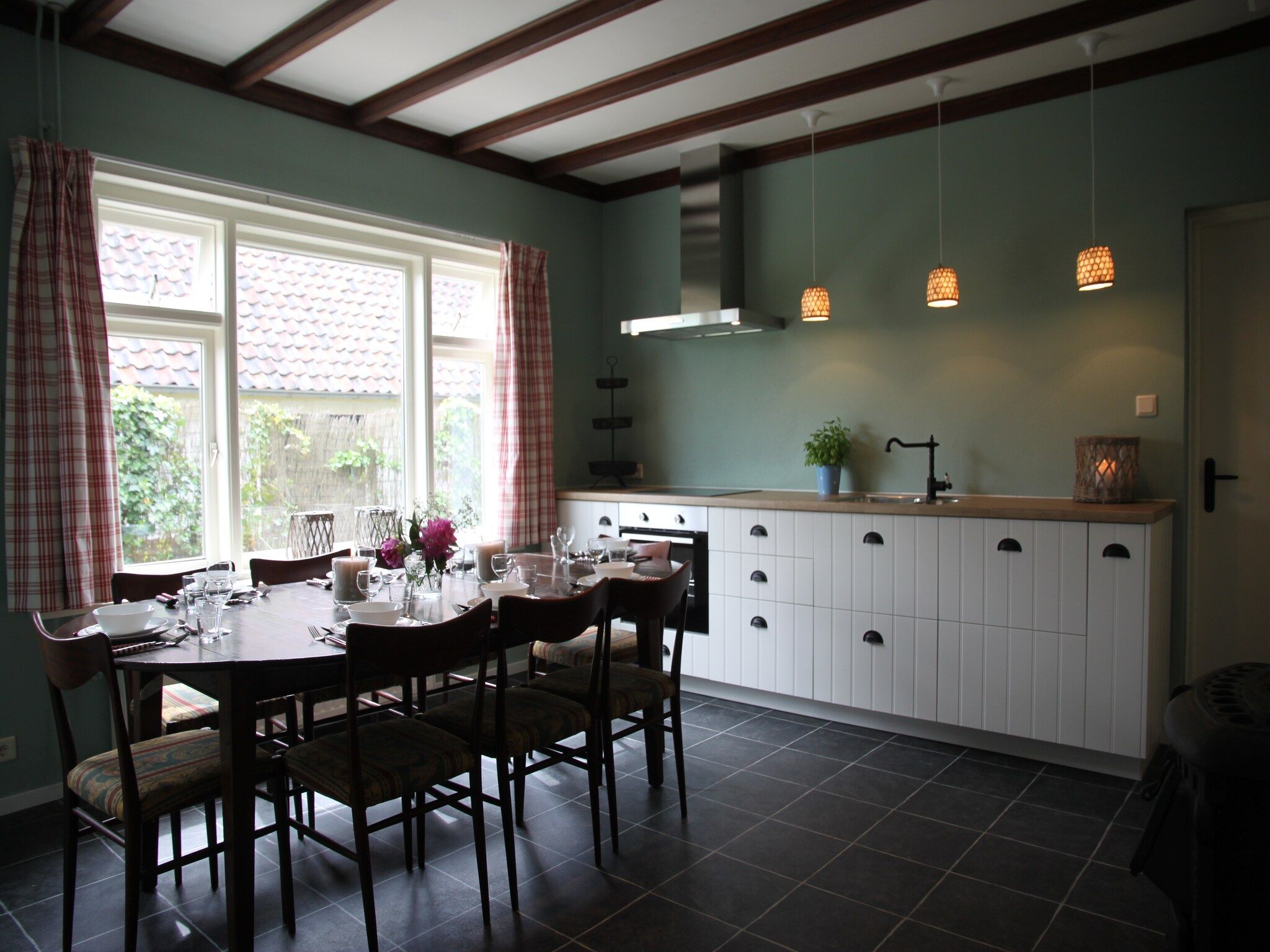 De eetkamer van Hofstede Groot Blankenstein in Doorn