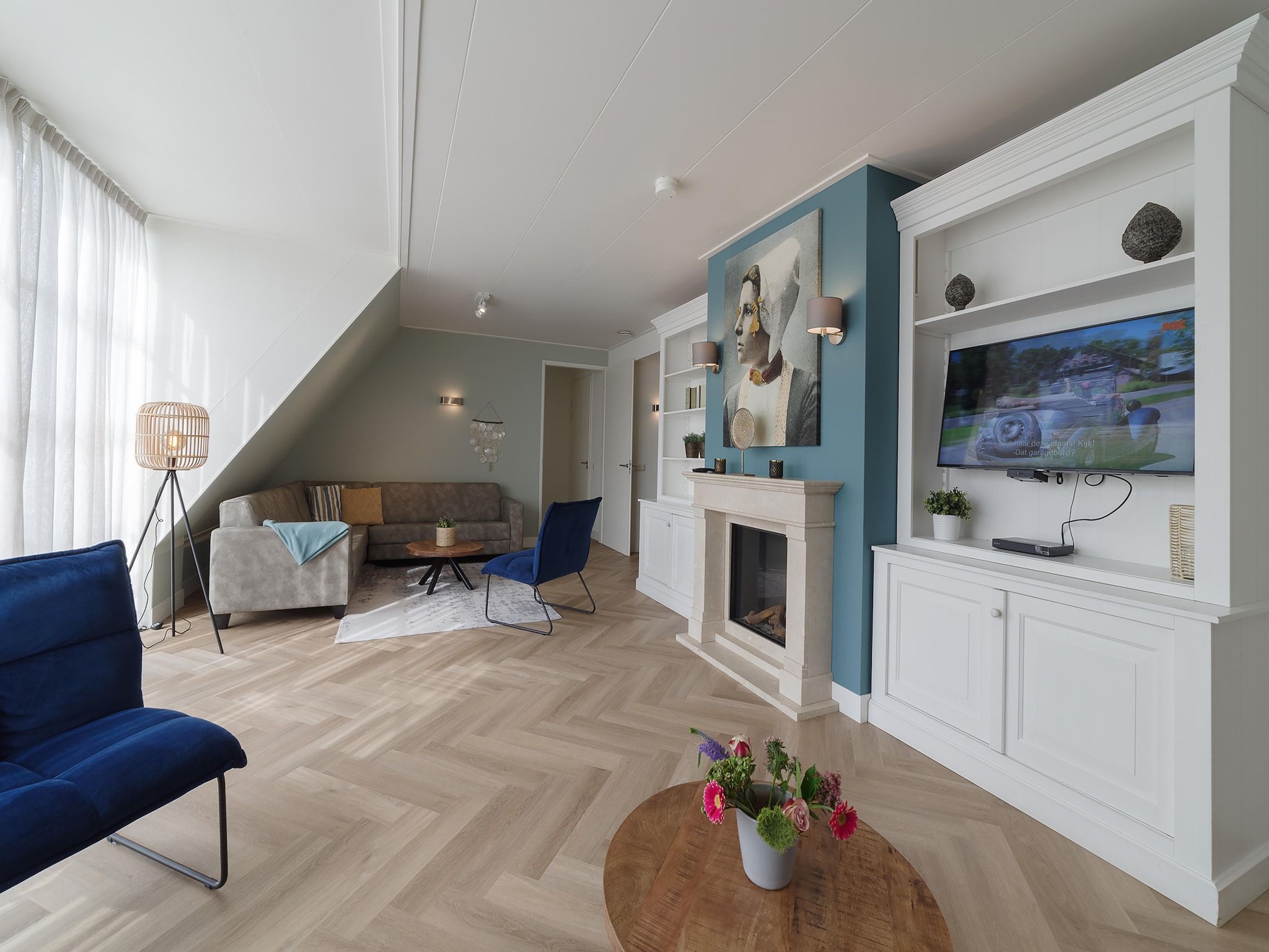 De woonkamer van Luxe Beveland met Zwembad in Colijnsplaat