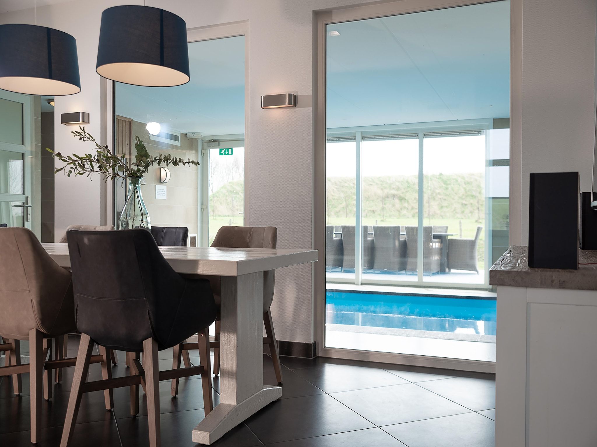 Wellness bij Luxe Beveland met zwembad  sauna in Colijnsplaat