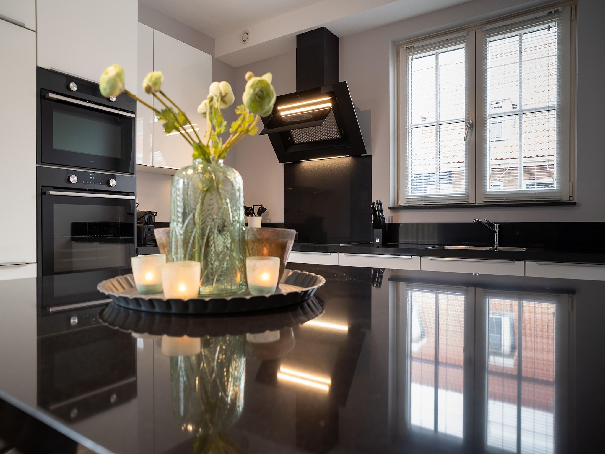 De keuken van Zeeuwse Pracht Kindervilla in Colijnsplaat