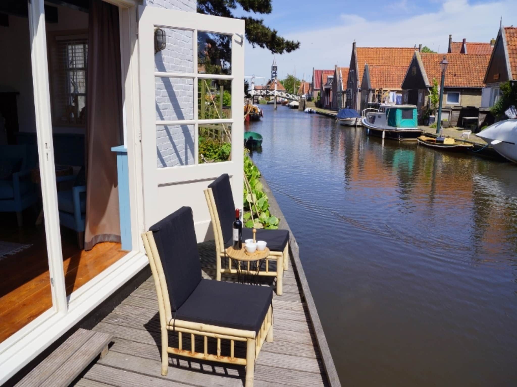 De buitenkant van Skippers Inn in Hindeloopen