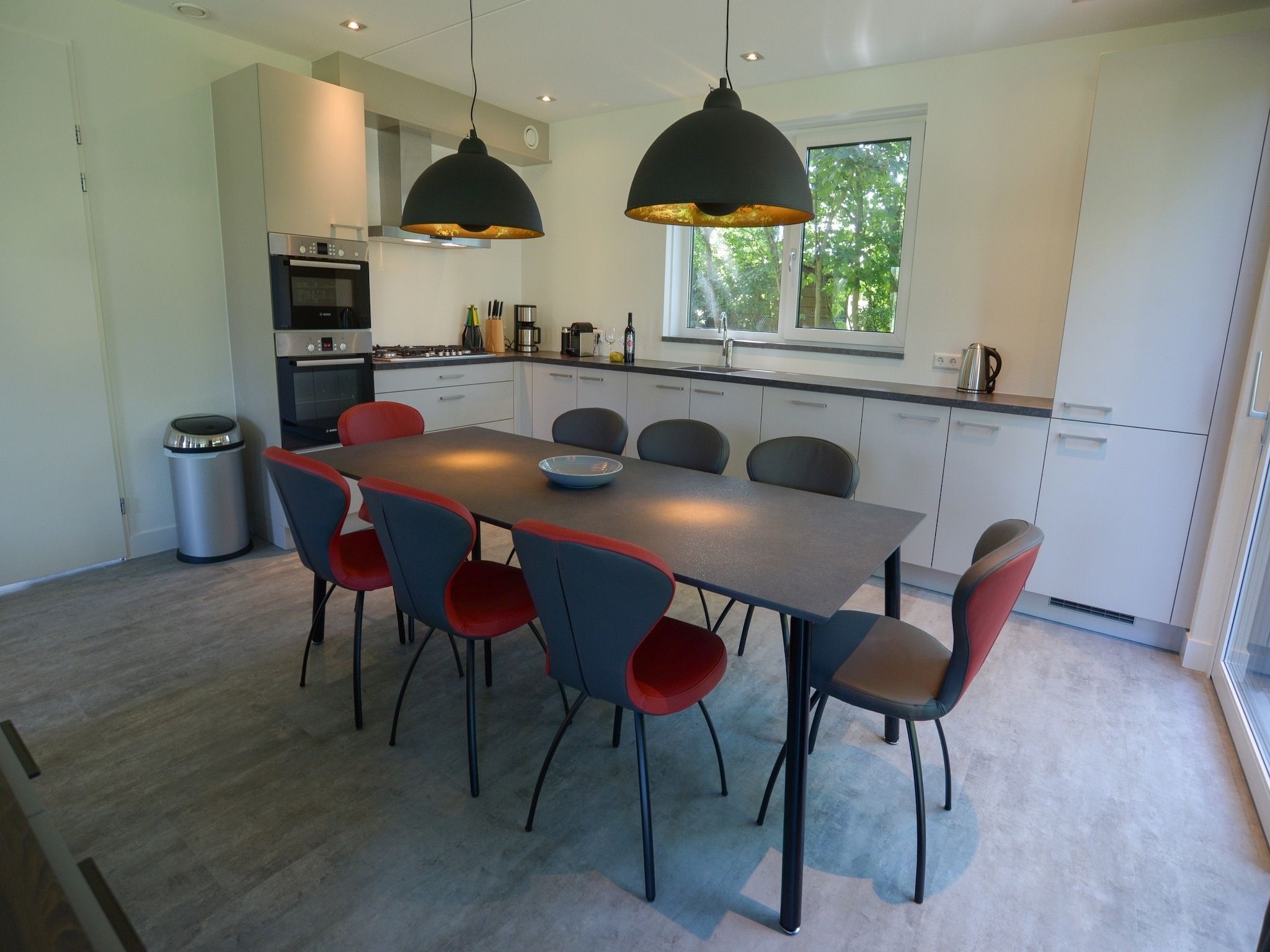 De eetkamer van Villa Hoogelandt 70 in De Koog-Texel