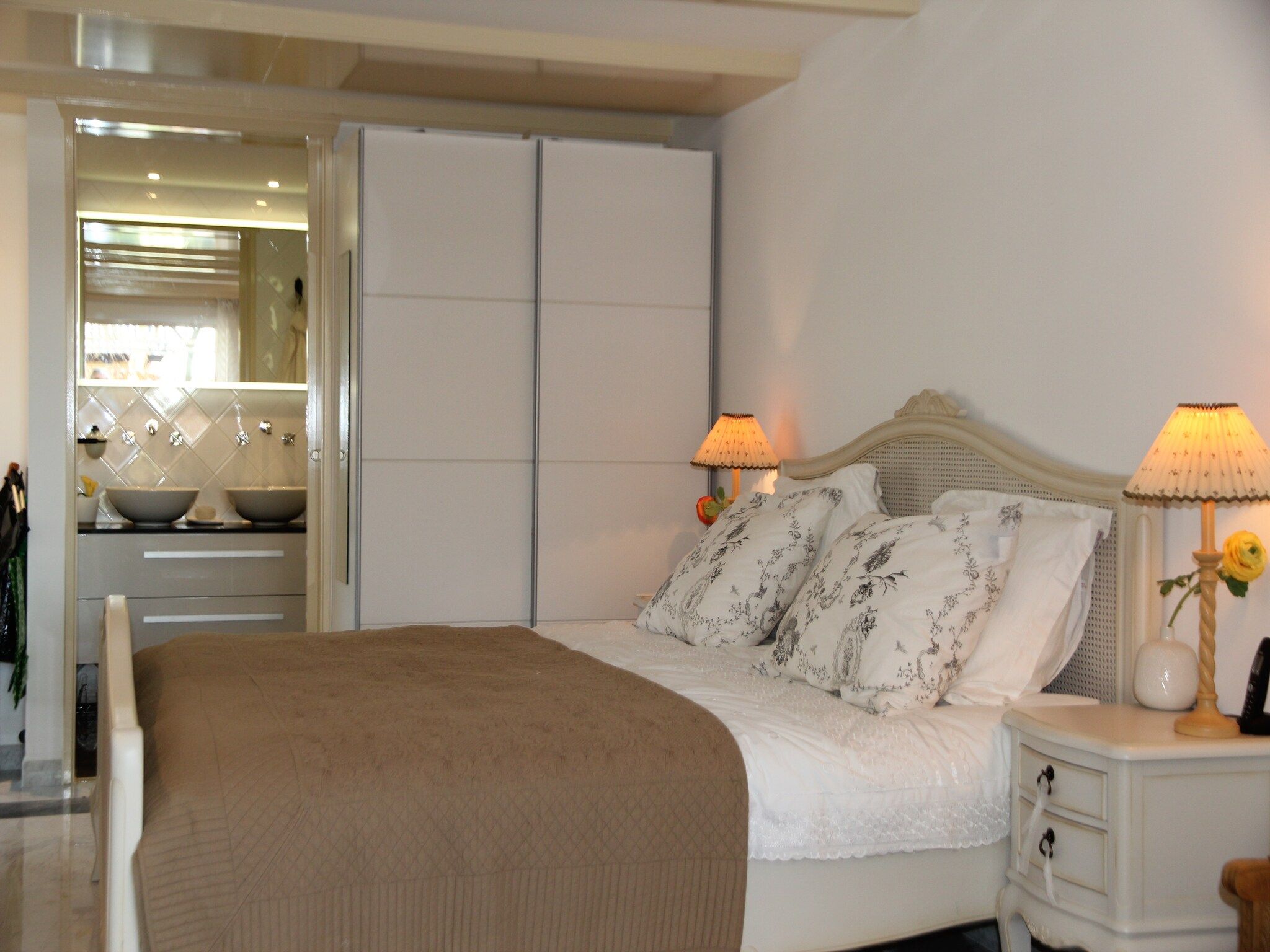 Een slaapkamer van Romantisch Heiloo in Heiloo