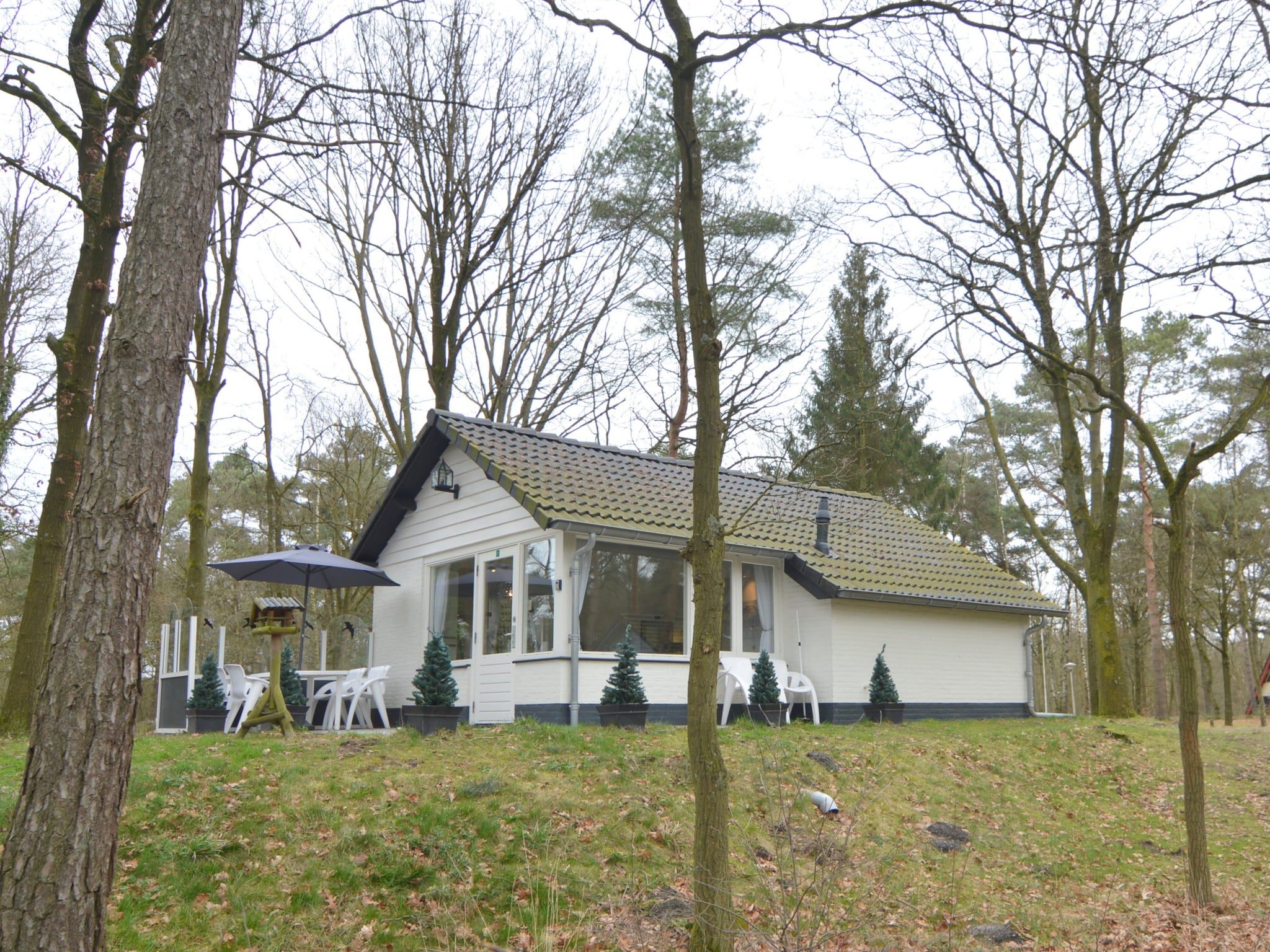 De buitenkant van Bungalow nummer 1 in Stramproy