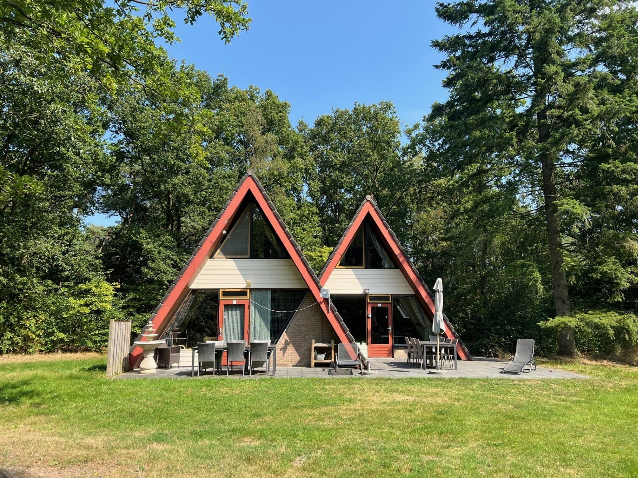 De buitenkant van Bungalow 69 in Stramproy