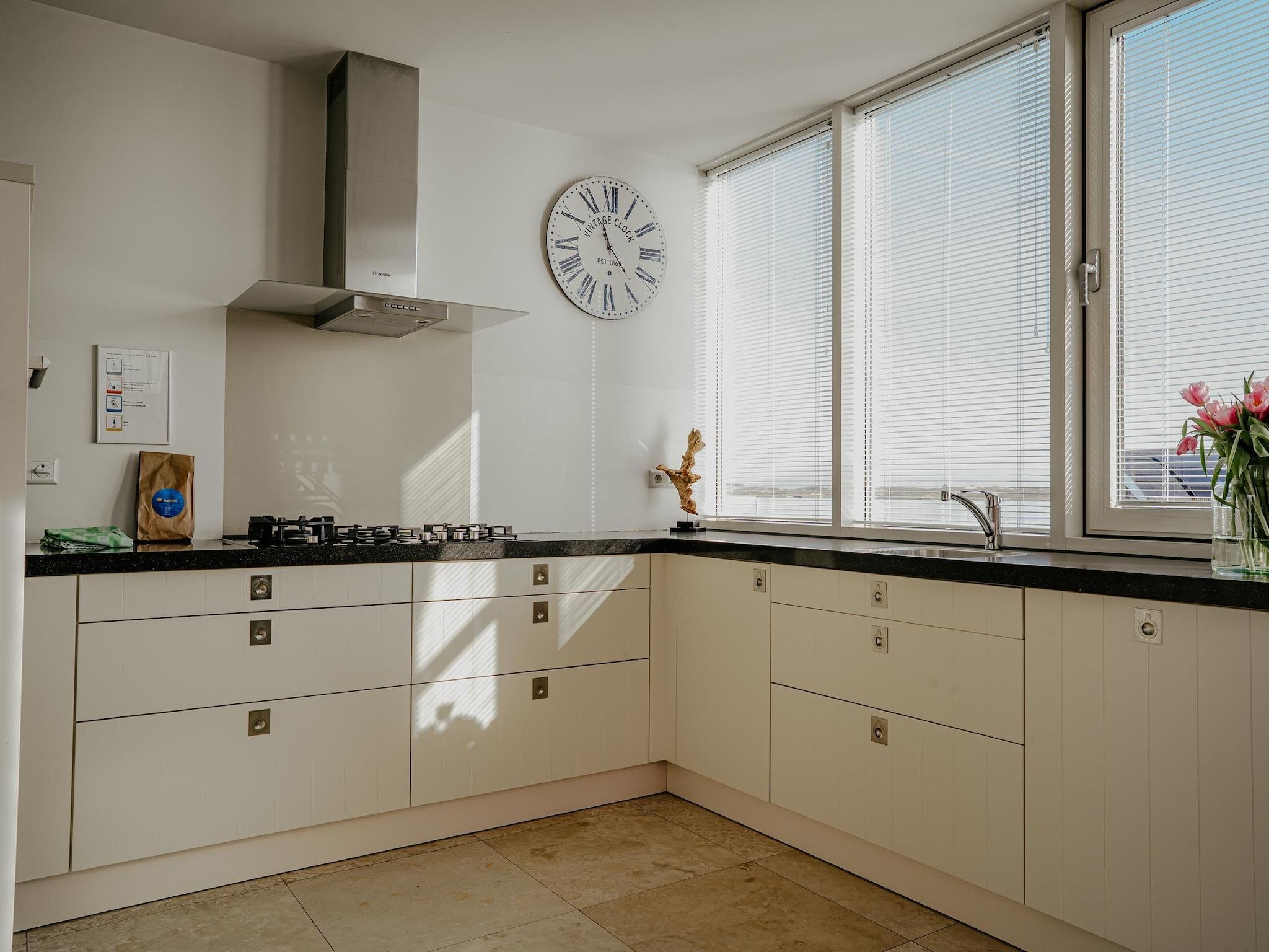 De keuken van De ZeeParel Pink Shrimp in Egmond aan zee