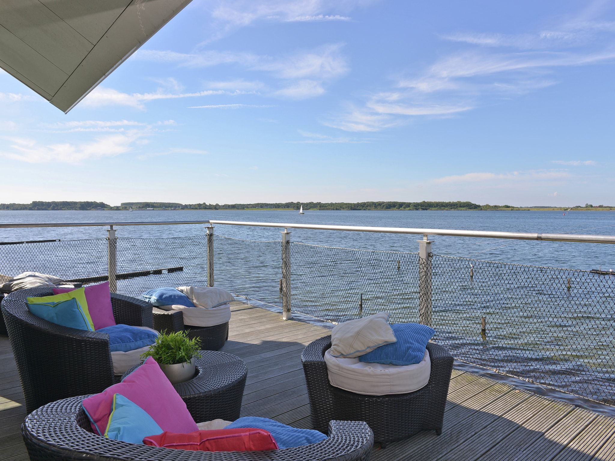 Het terras van Penthouse XXL 4ab in Kamperland