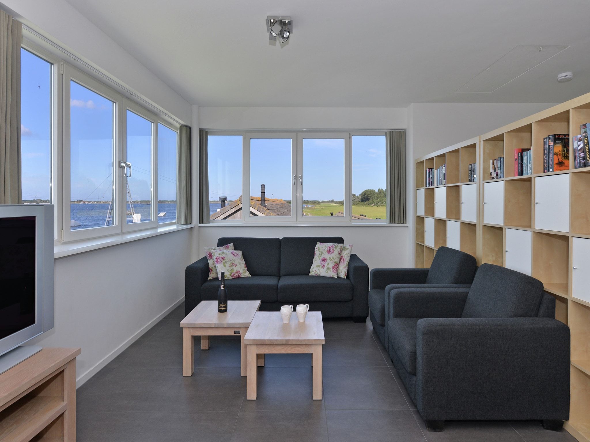 De woonkamer van Penthouse XXL 4ab in Kamperland