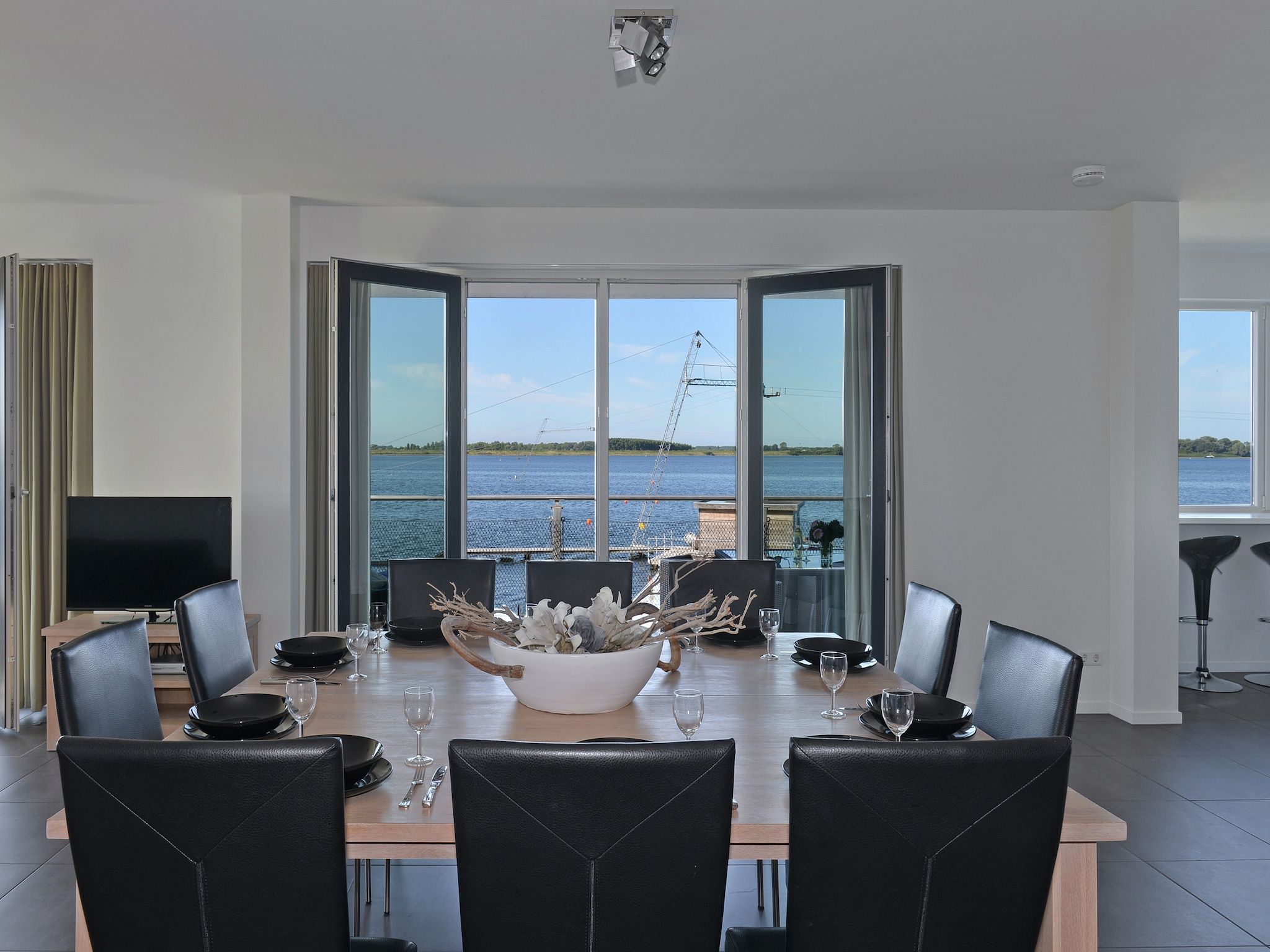 De eetkamer van Penthouse XXL 4ab in Kamperland