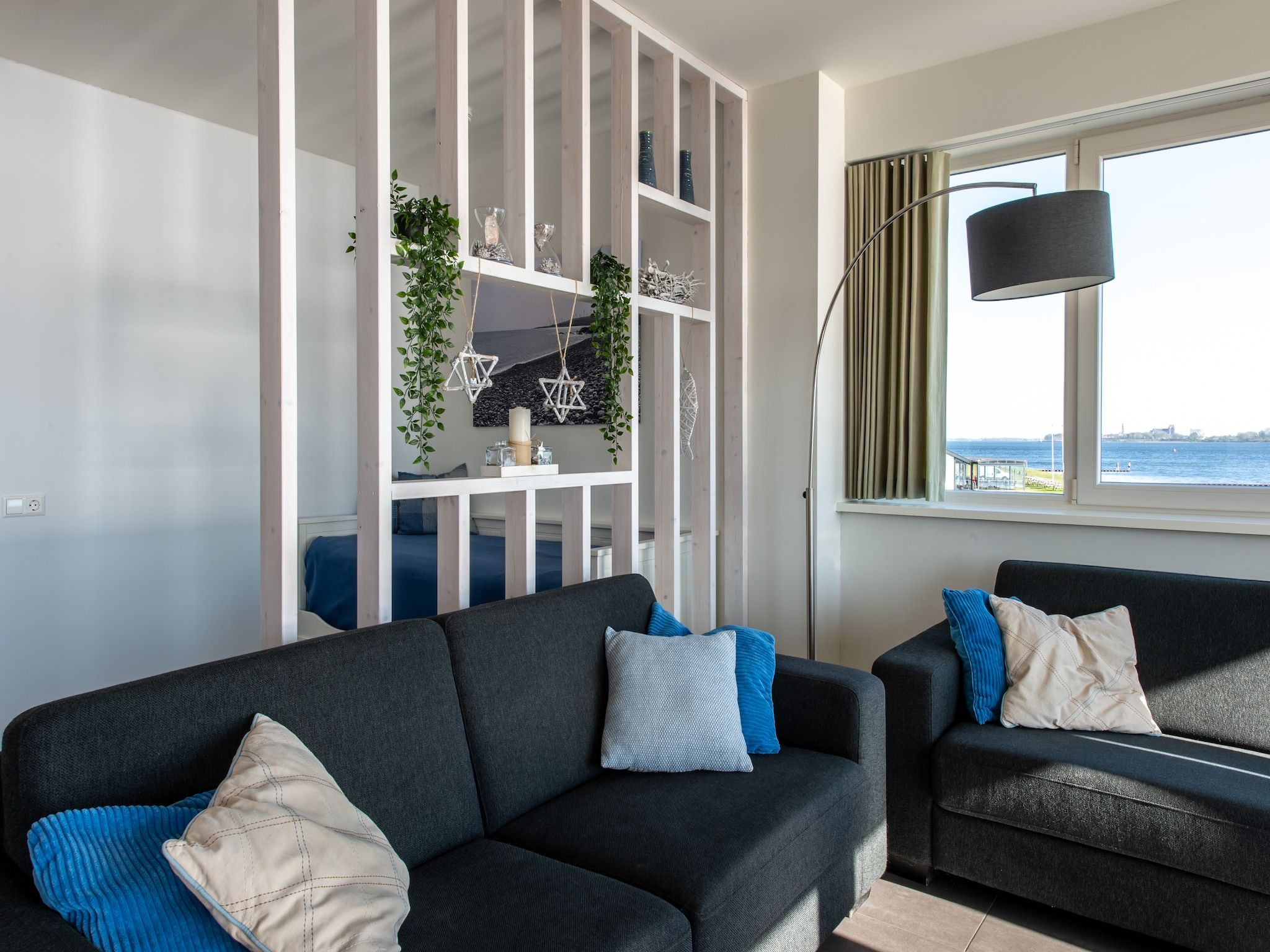 De woonkamer van Penthouse XXL 4ab in Kamperland