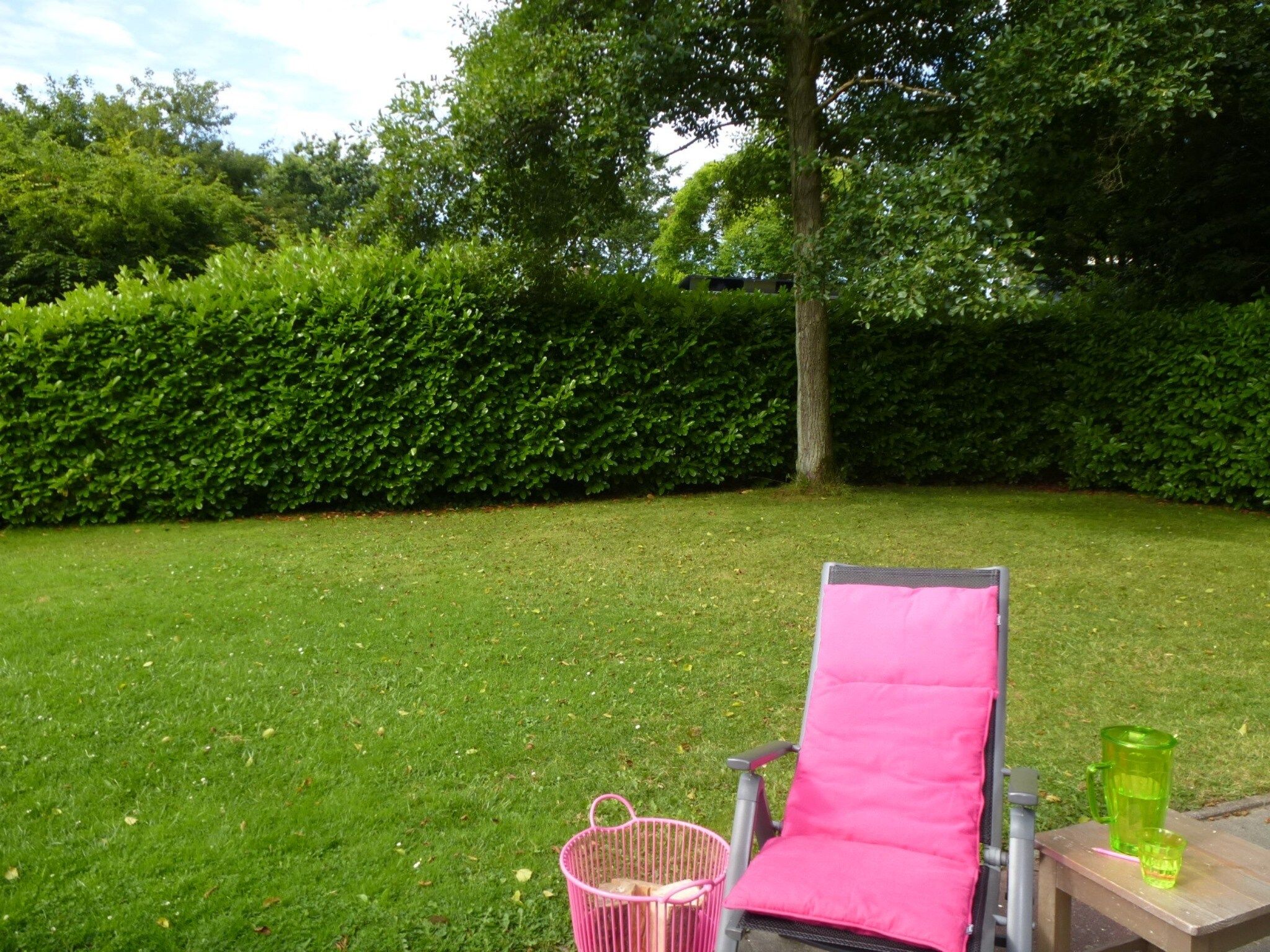 De tuin van Zwanenlaan 13 in Kamperland