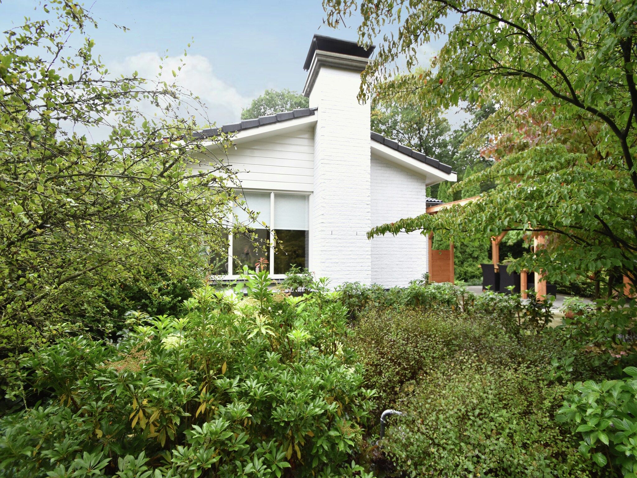 De buitenkant van 't Woudhuis in Holten