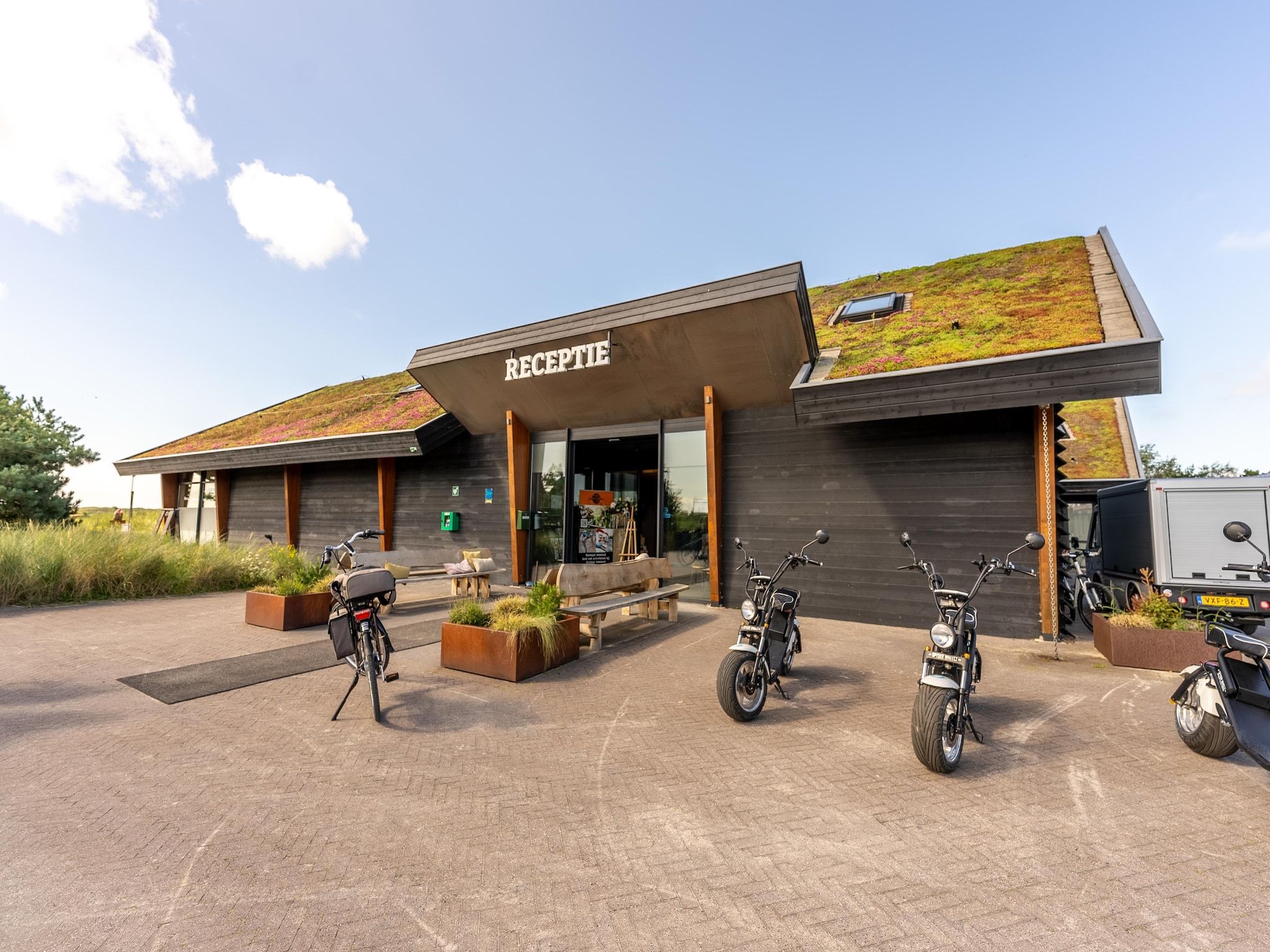 Parkfaciliteiten bij Sea Lodges Ameland 5 in Hollum