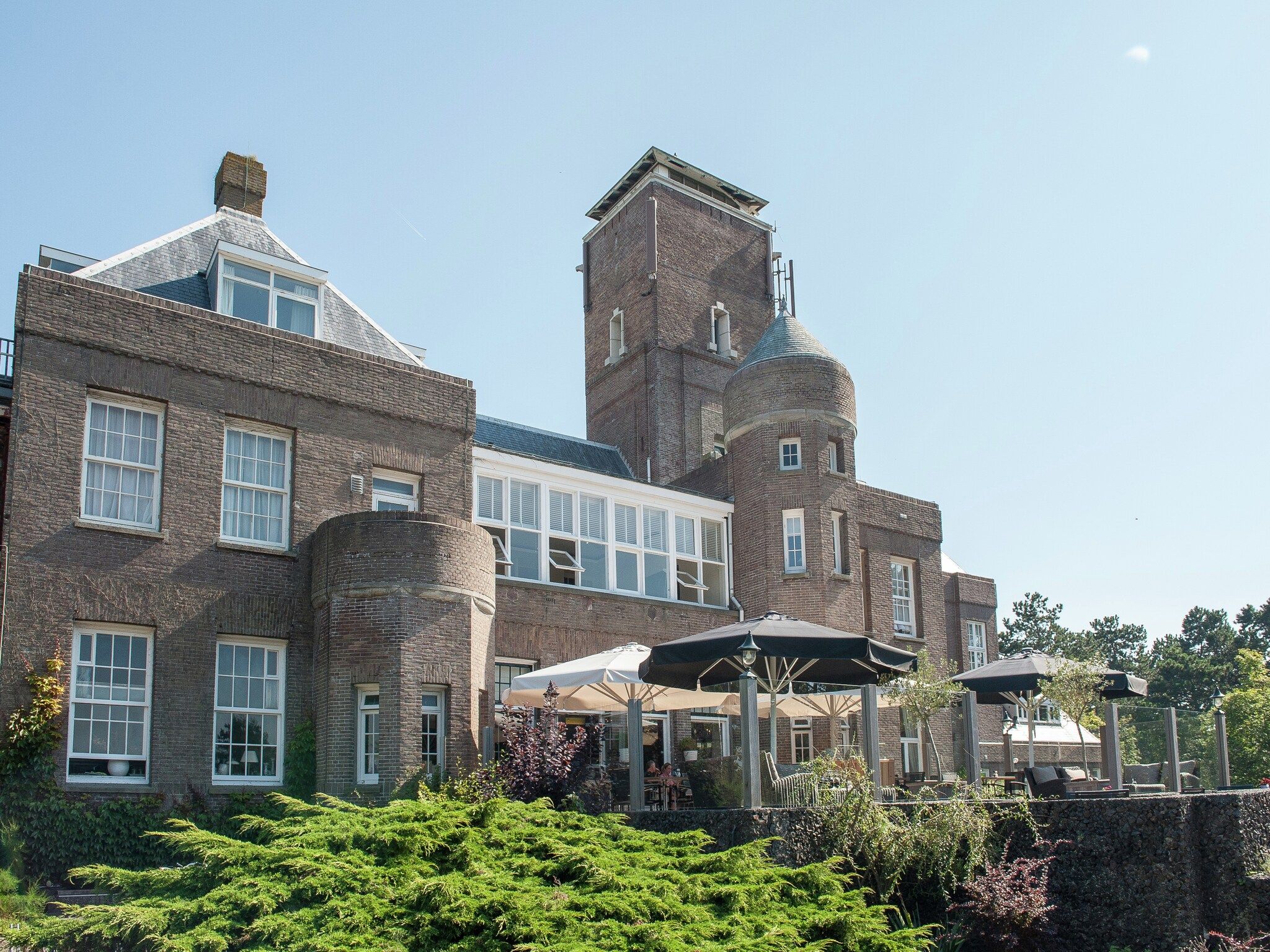 De buitenkant van Huize Glory Tijgeroog in Bergen aan Zee