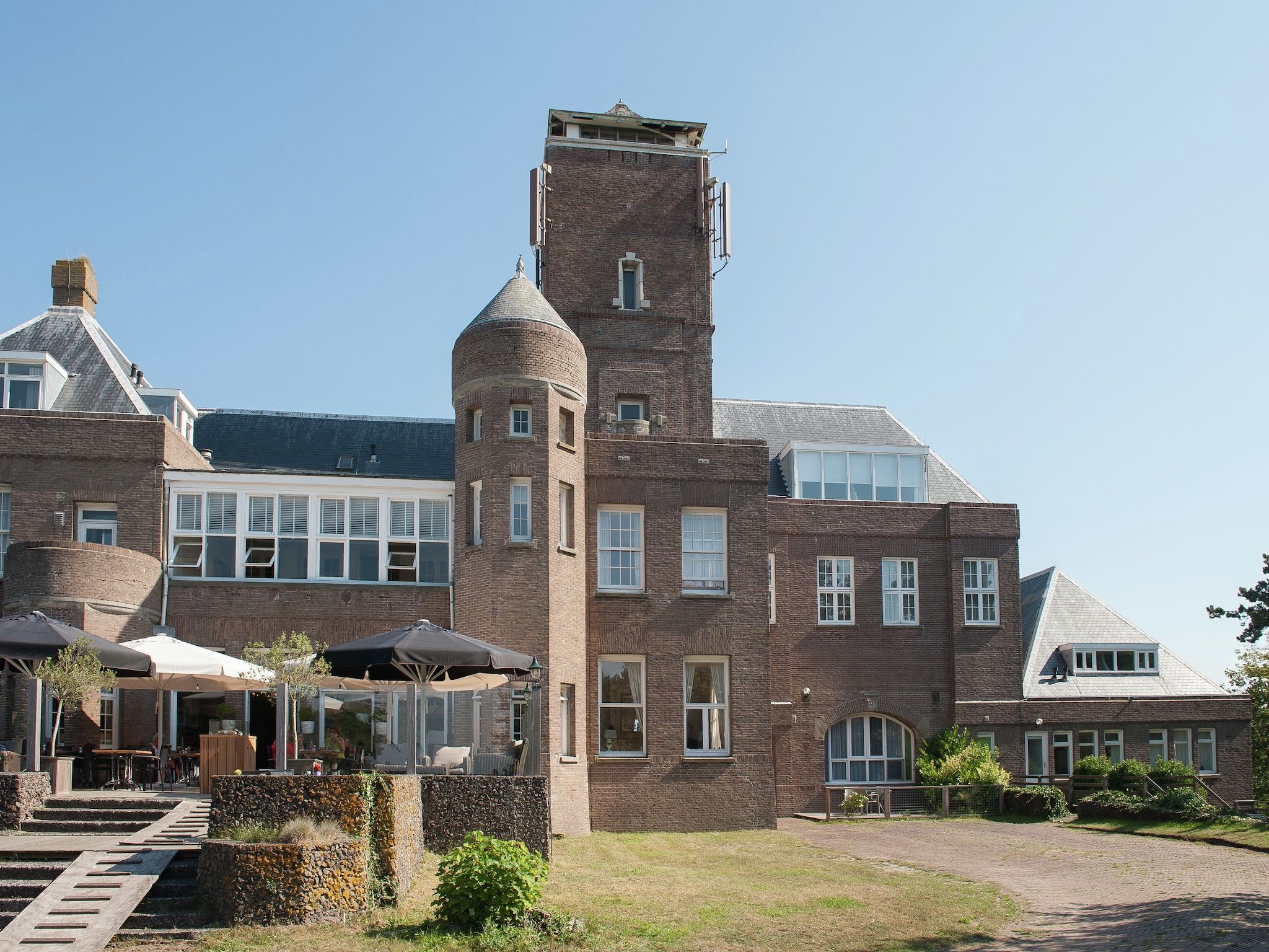 De buitenkant van Huize Glory Robijn in Bergen aan zee