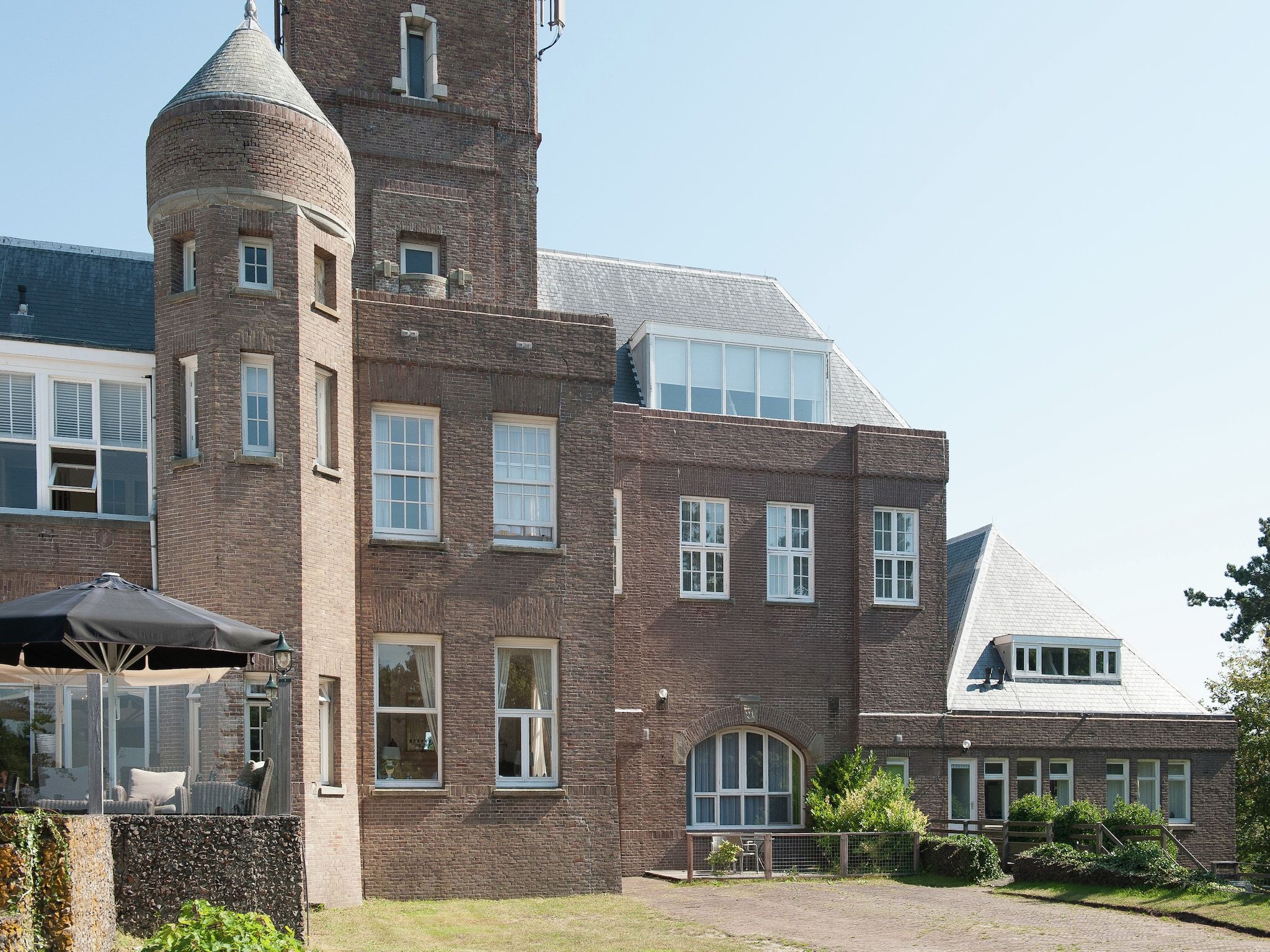 De buitenkant van Huize Glory Granaat in Bergen aan zee